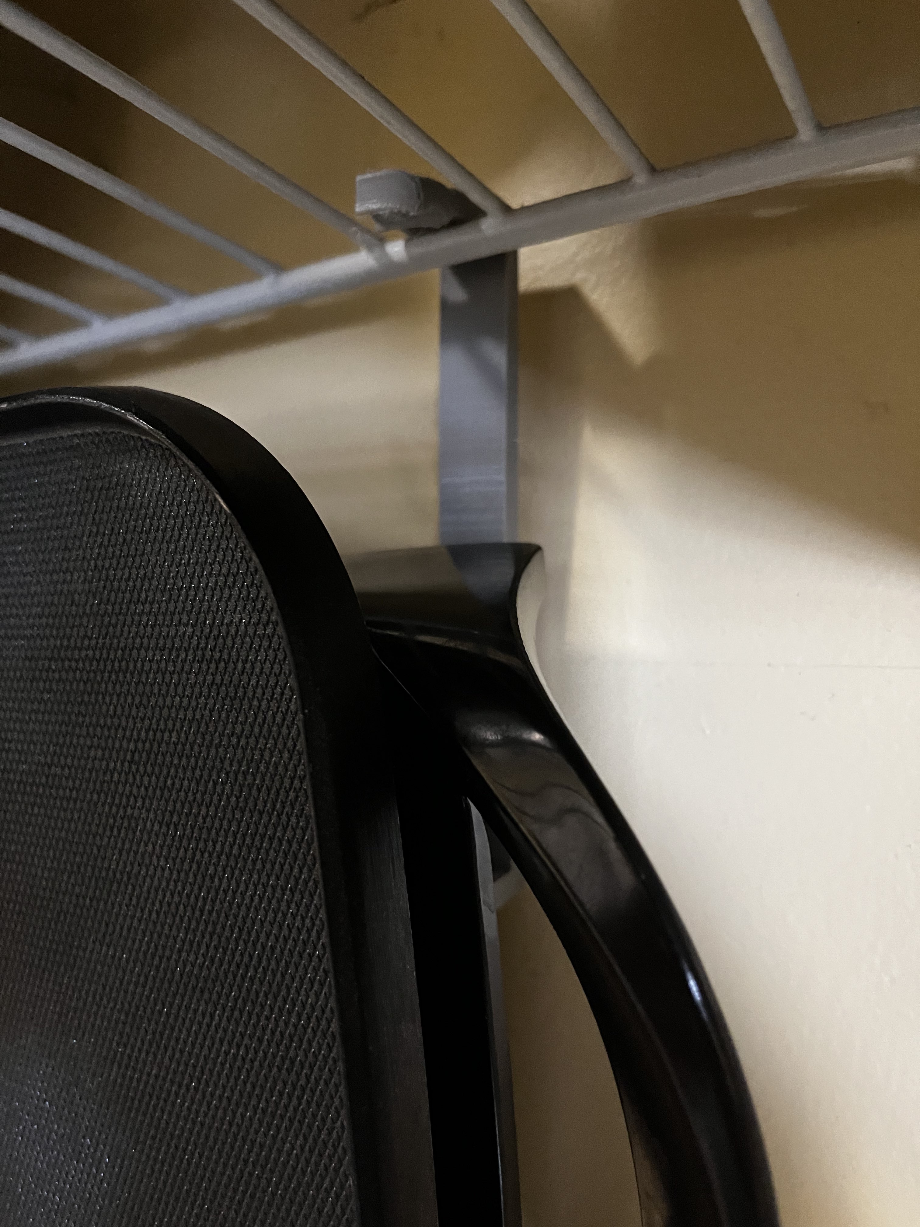 Griddle Mounting Bracket