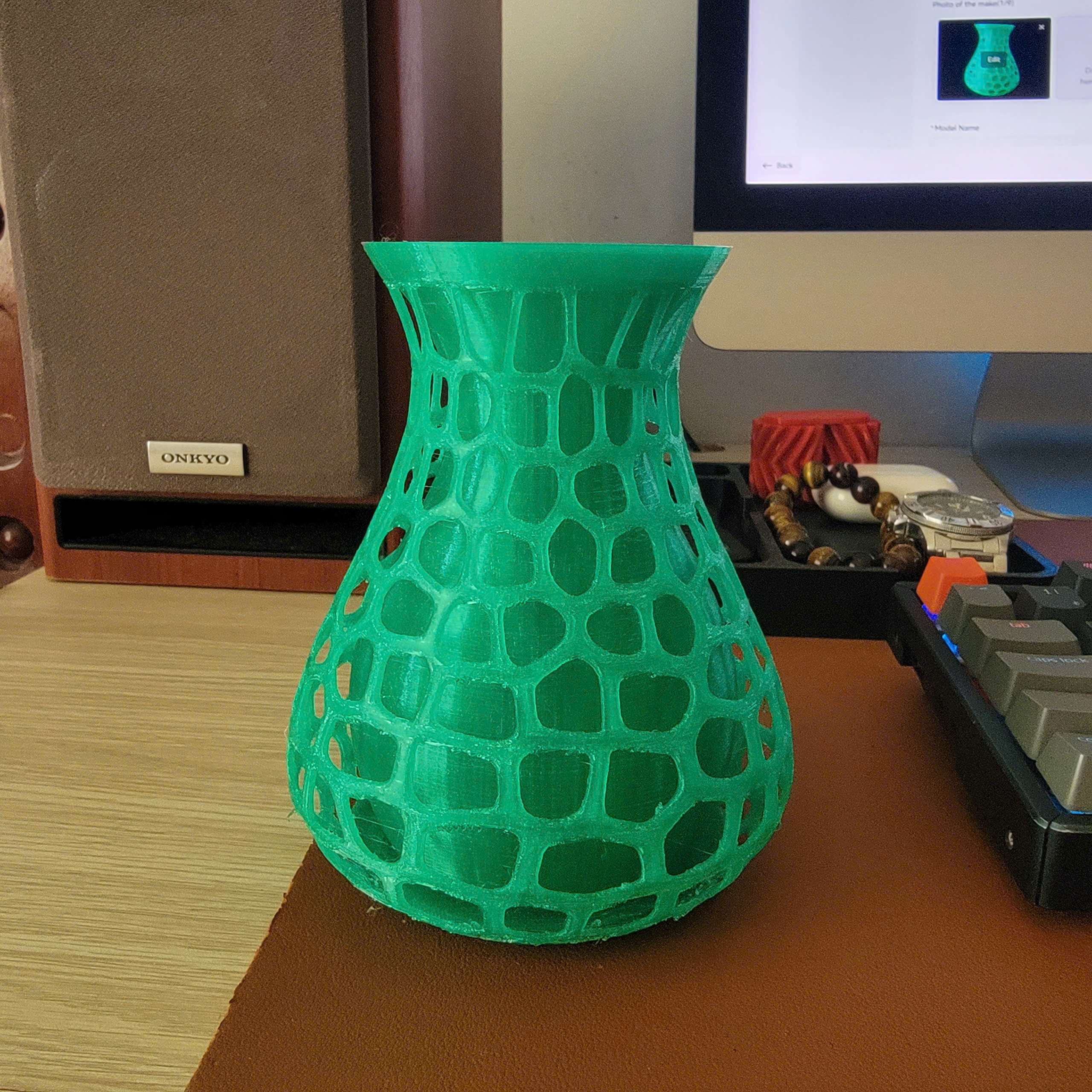Grid-pattern Vase