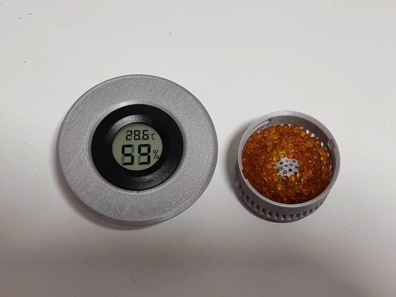 Desiccant (Silica Gel Bead) Container with Hygrometer - FAST PRINT by  Fabian Mohammadzadeh, Download free STL model