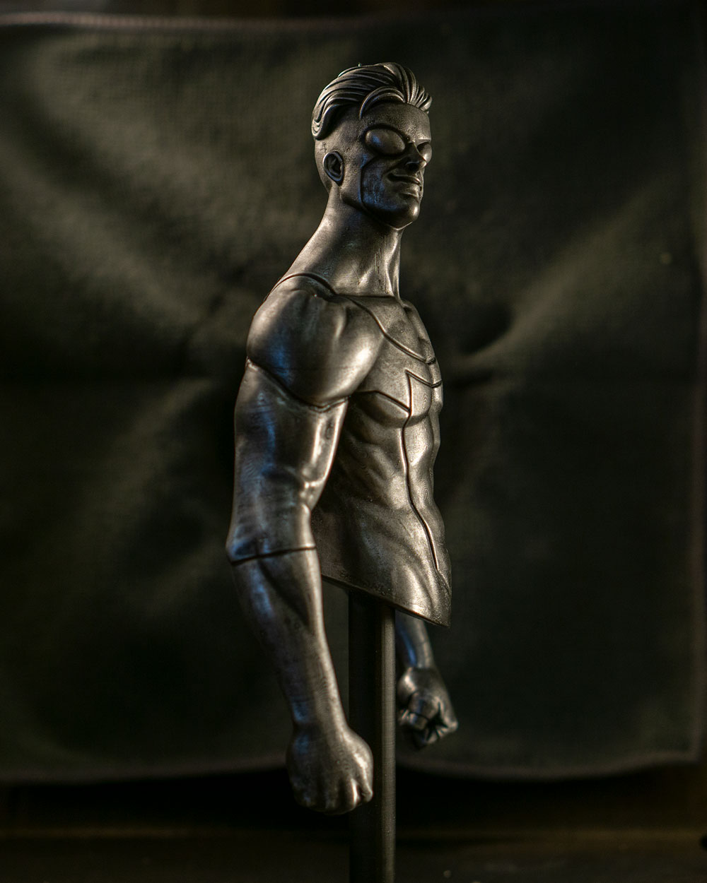 Invincible bust — thumbnail 5