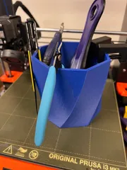 Curved cup