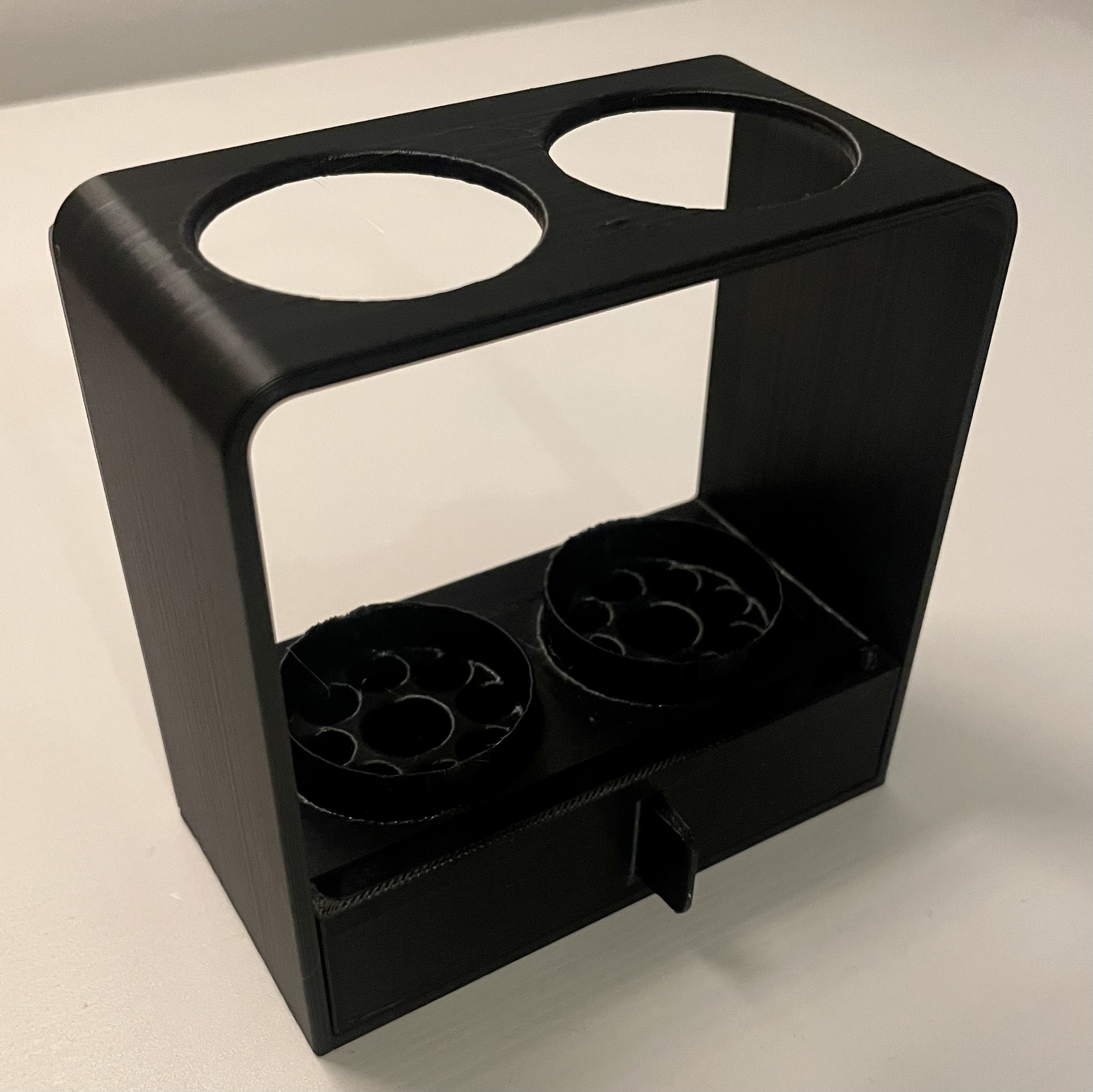 Electric toothbrush stand with drip tray by Allan Mertner Download free STL model