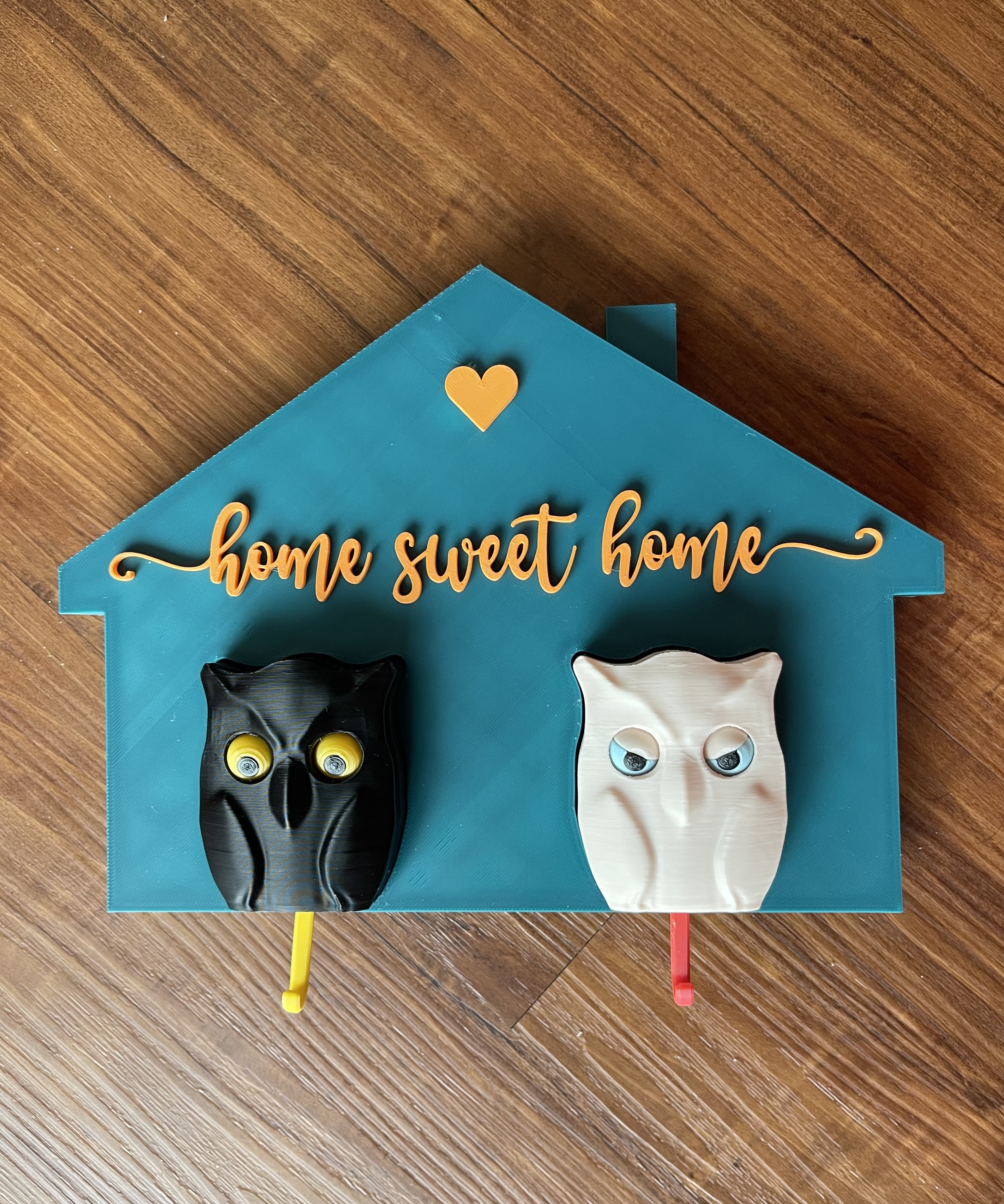 Key Holder with Blinking Owl