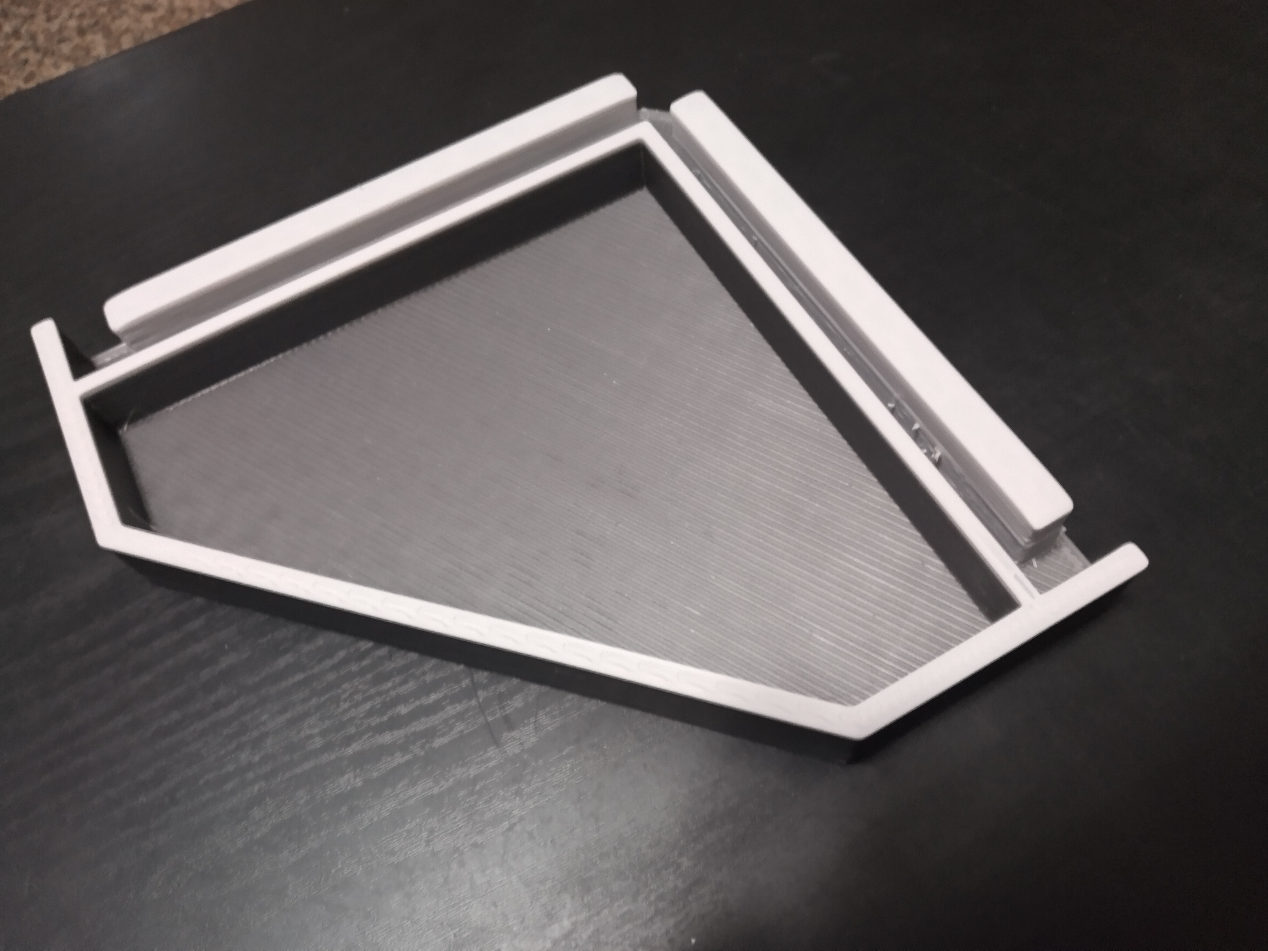 Miniatura 3 do modelo 3D Low-poly Corner Shelf