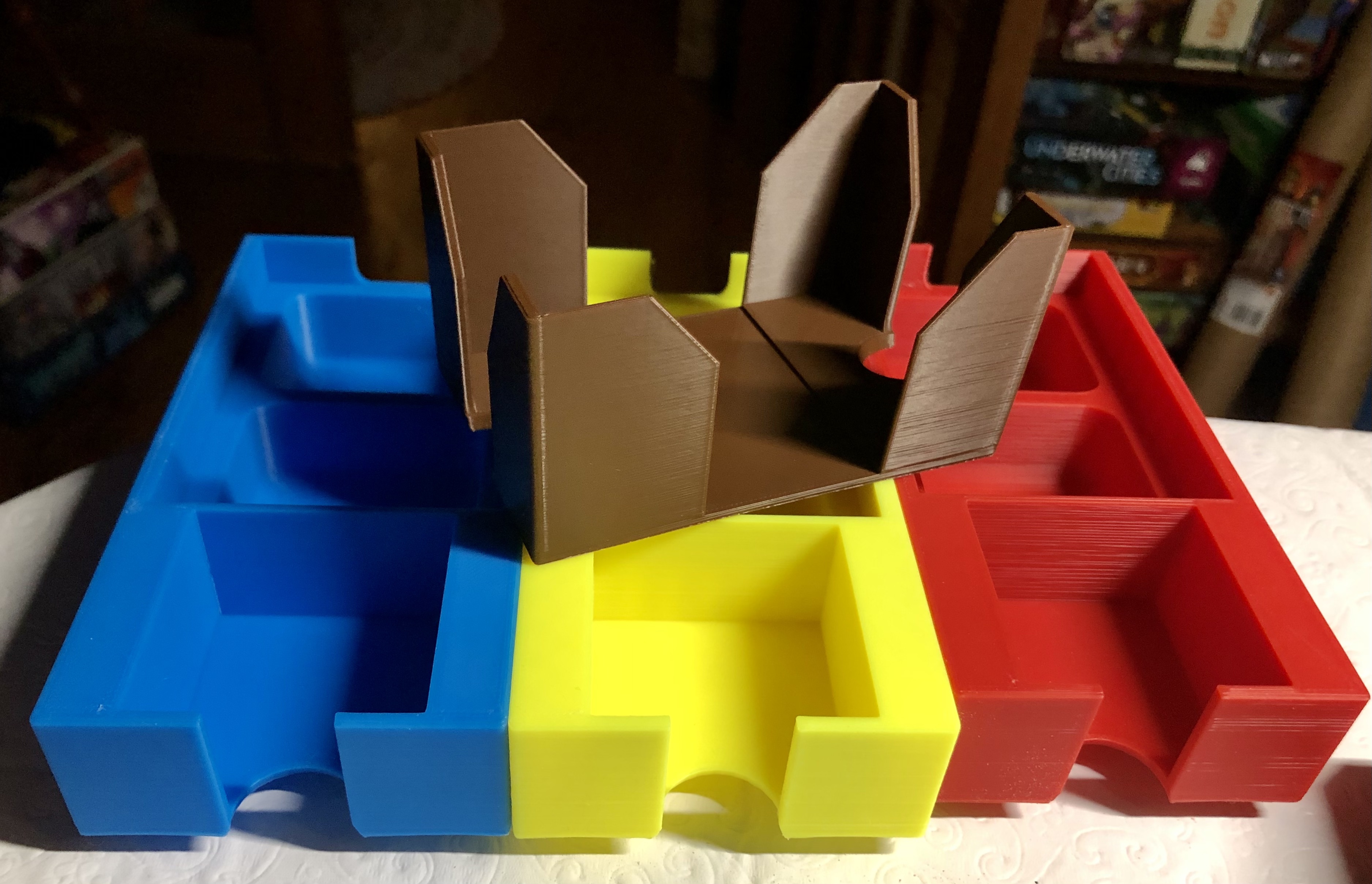 Great Western Trail Argentina minor remix of cutout player box and the main card holder.