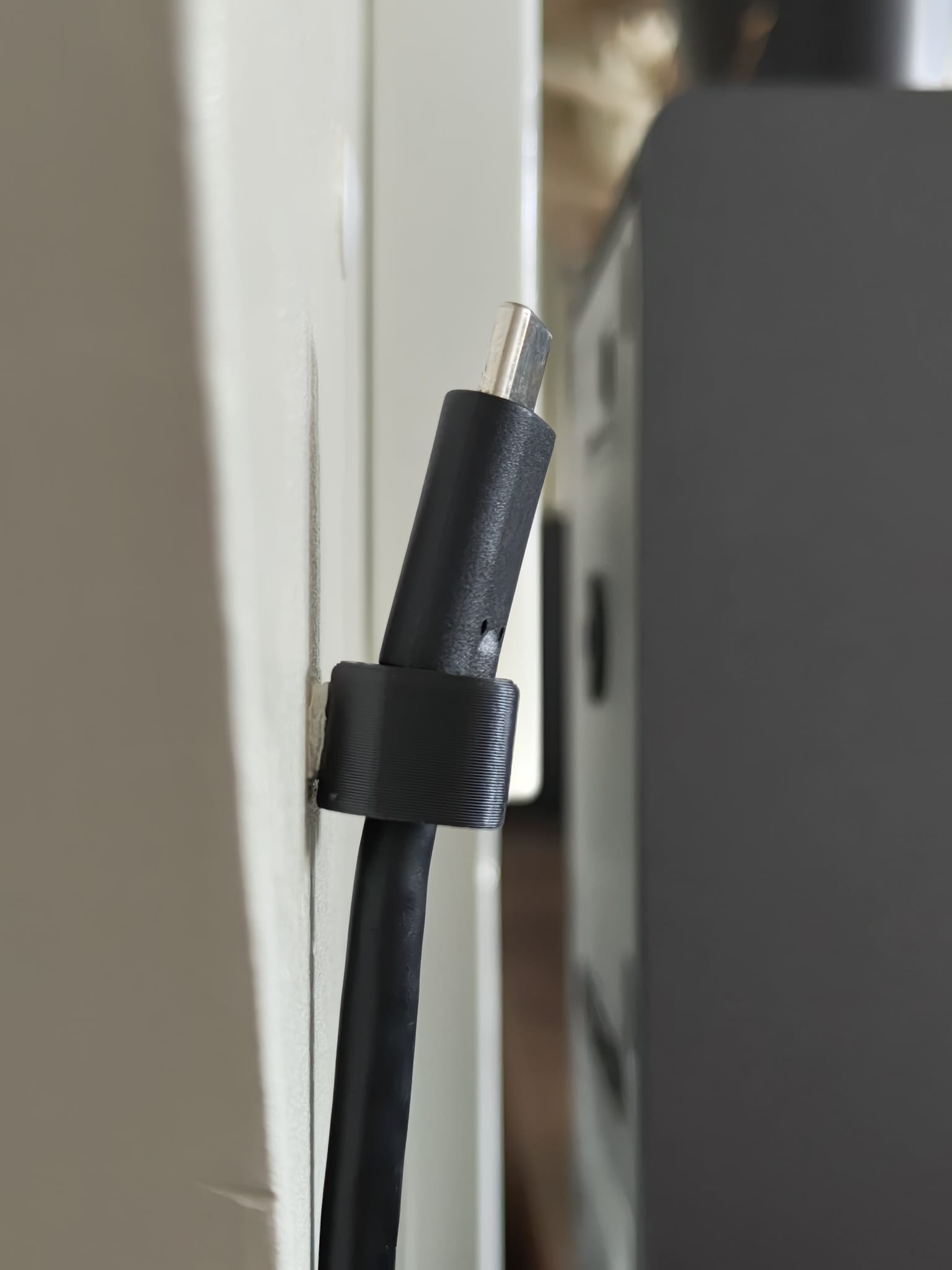 Miniatura 2 do modelo 3D Small Cable Holder