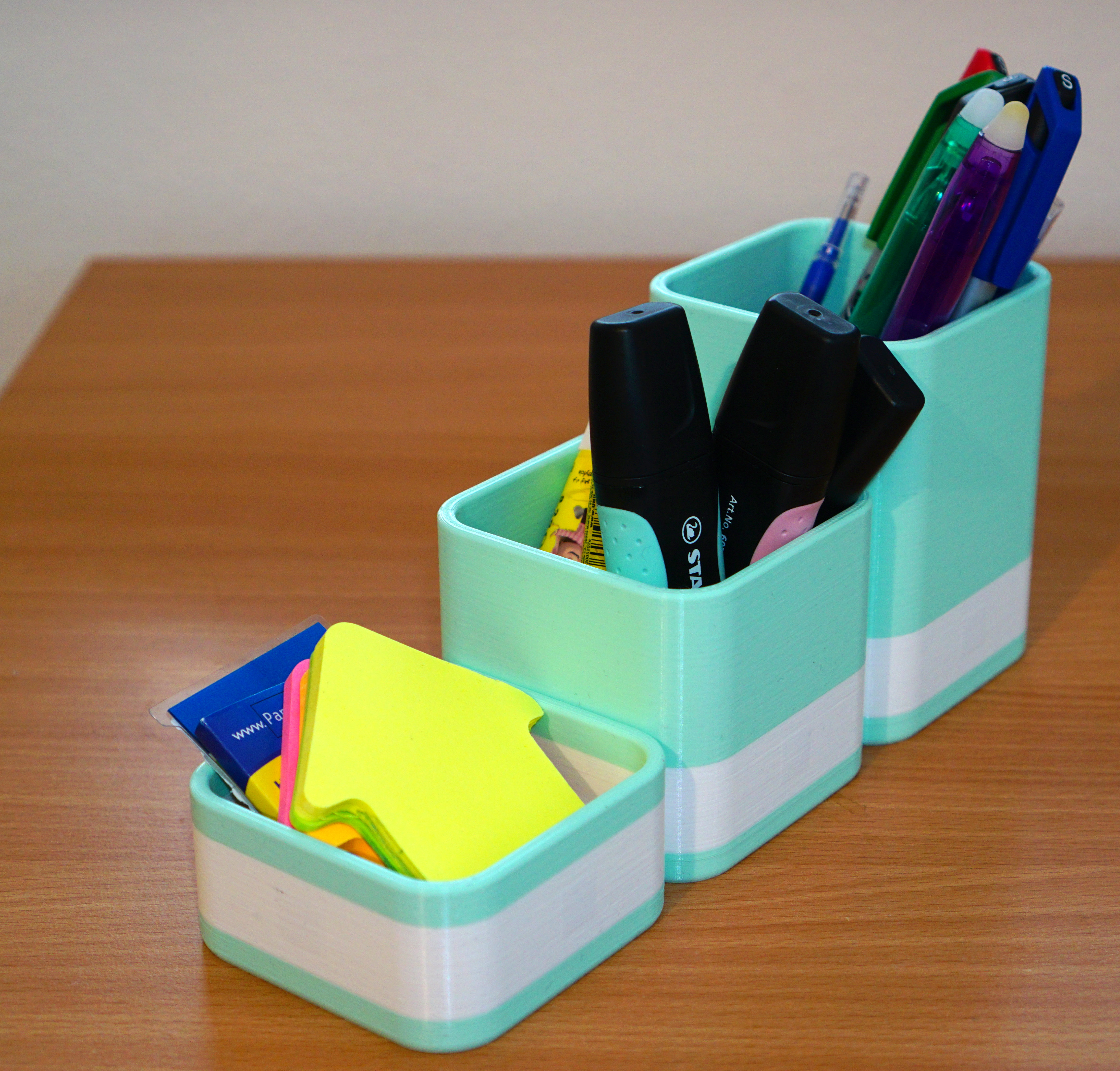 Miniatura 4 do modelo 3D Modular Desk Organiser