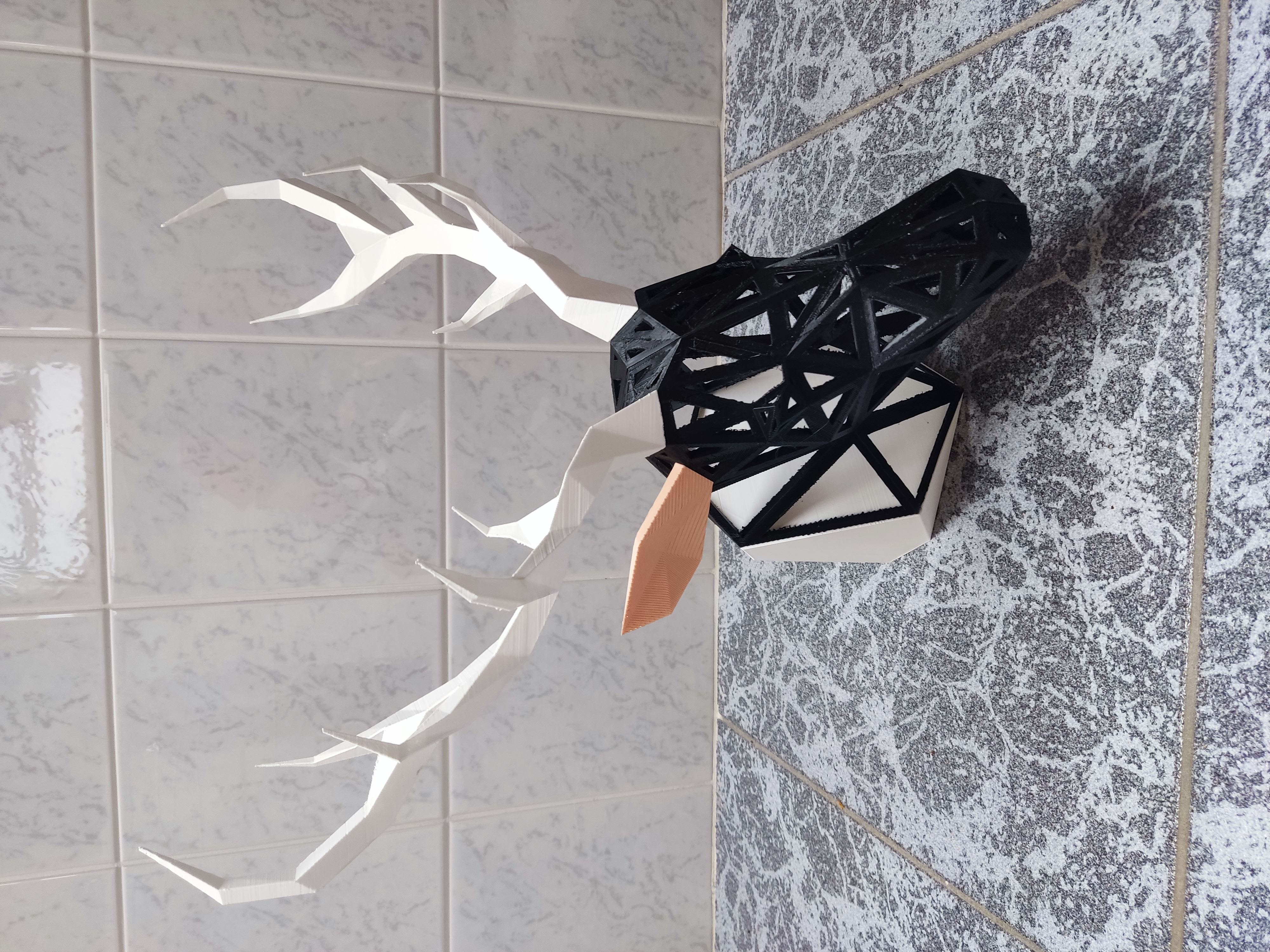 Low Poly Deer Head Hollow Frame