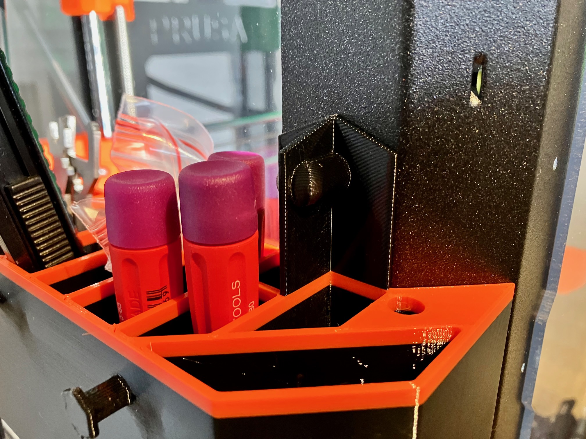 [ REMIX ] Original Prusa Enclosure toolholder (LED stripe compatible, mirrored)