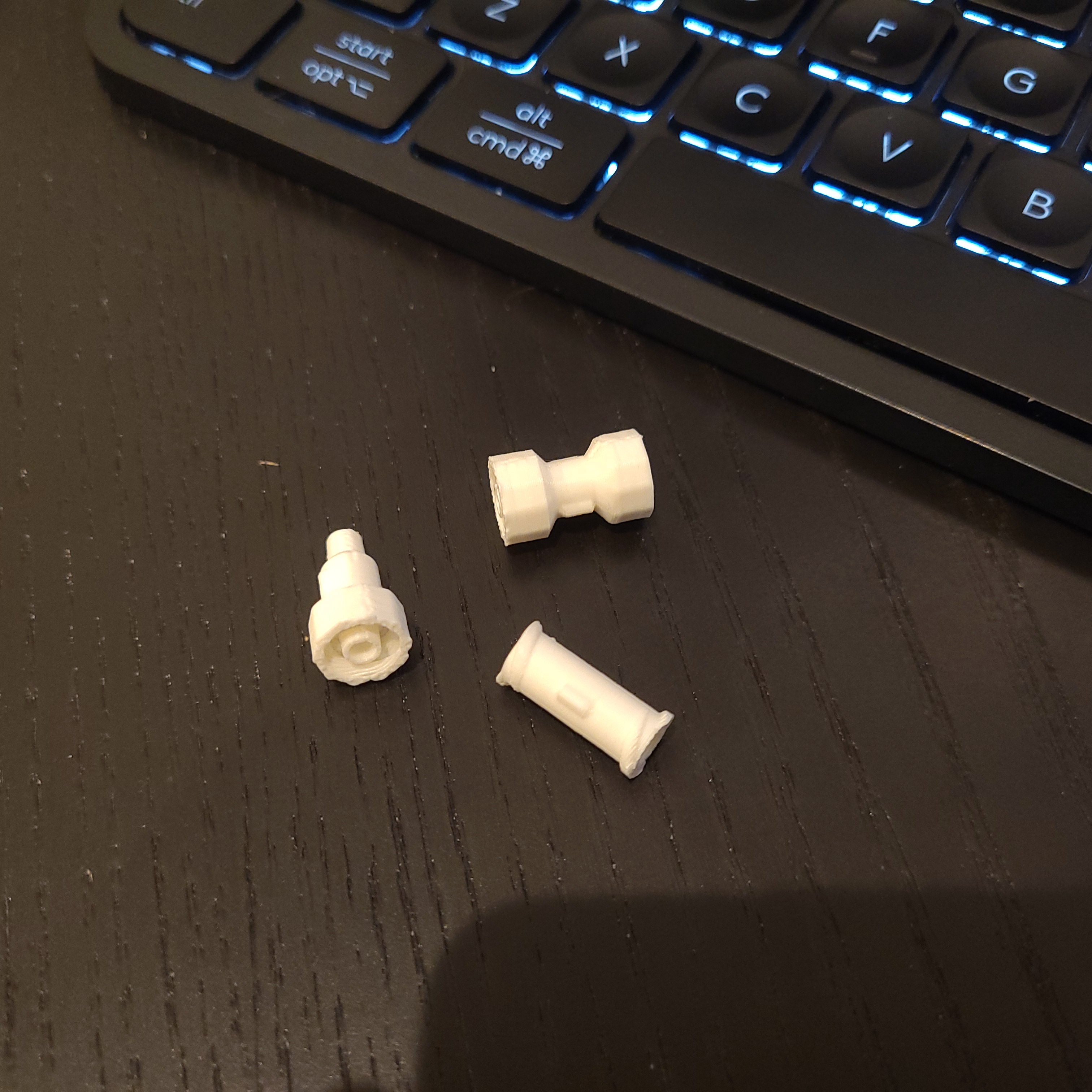 Luer lock connectors (straight, gender-switching, slip, and cap)
