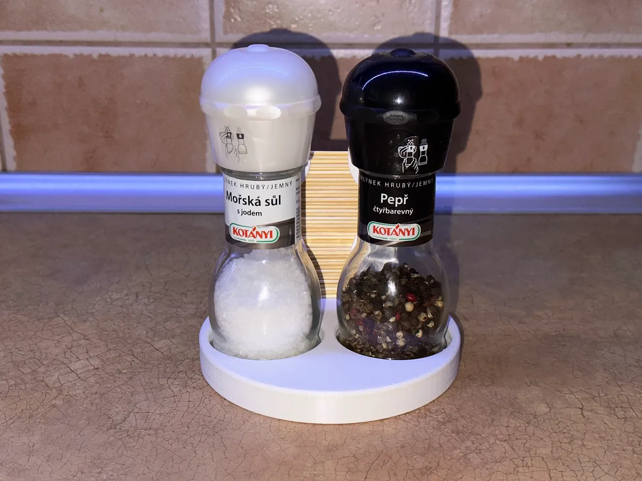 Stand for Latent Epicure salt and pepper grinder set by Webmanny, Download  free STL model