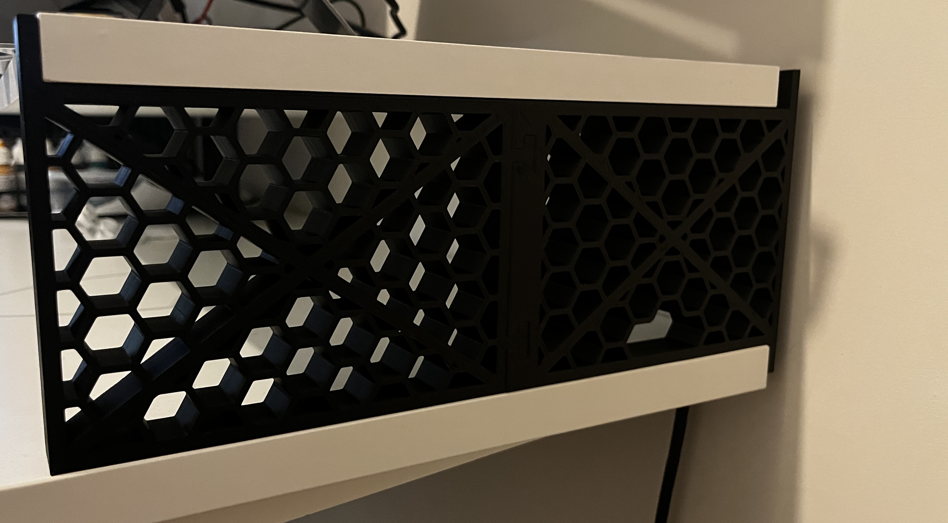 Desk shelve support