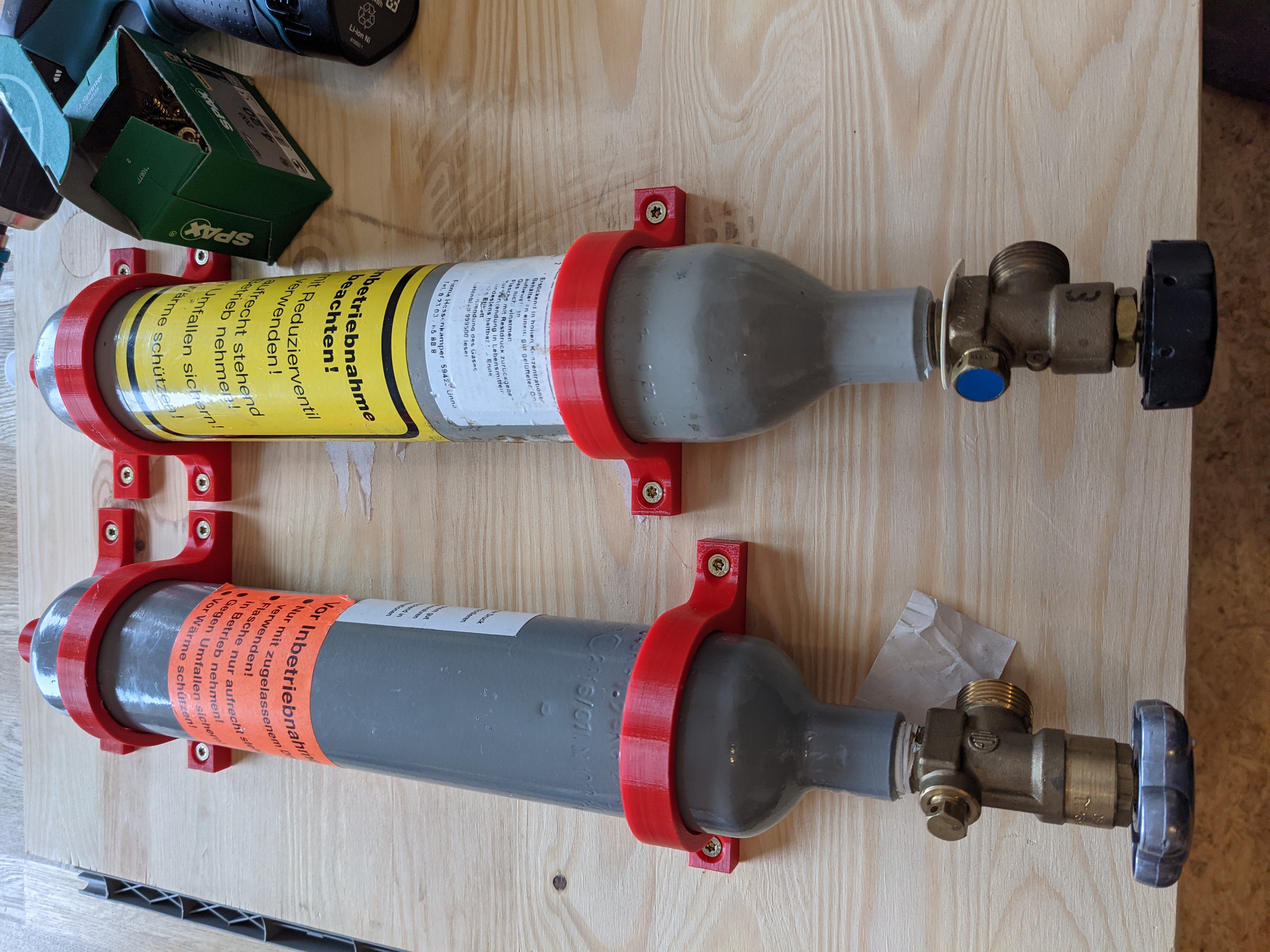 Holder for 0,5kg CO2 Bottles