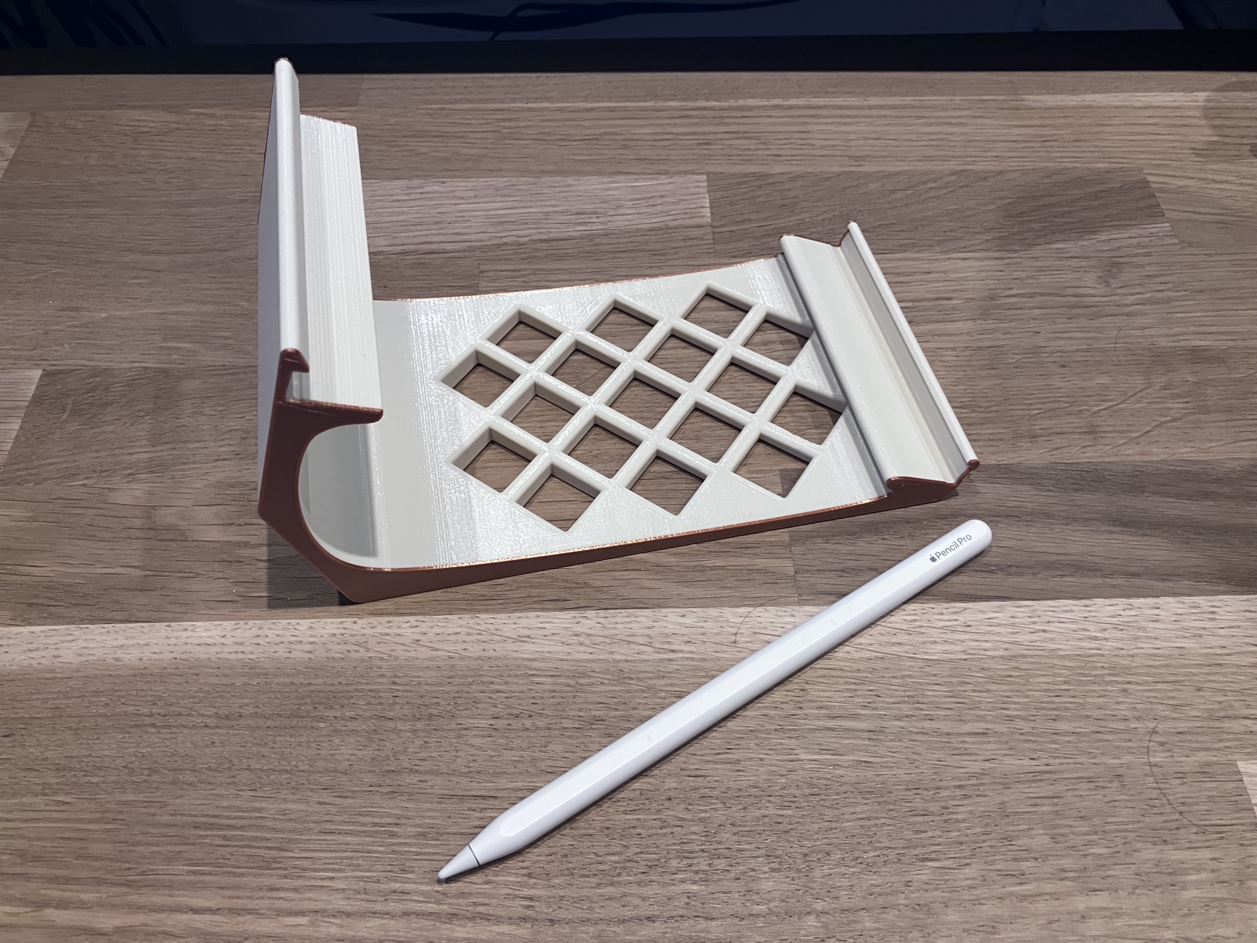 Adjustable 3D-Printed Stand for iPad Pro M4 & M5 11” (2024-25) – Dual-Color Modern Design with Integrated Apple Pencil Charging (New Design) — thumbnail 7