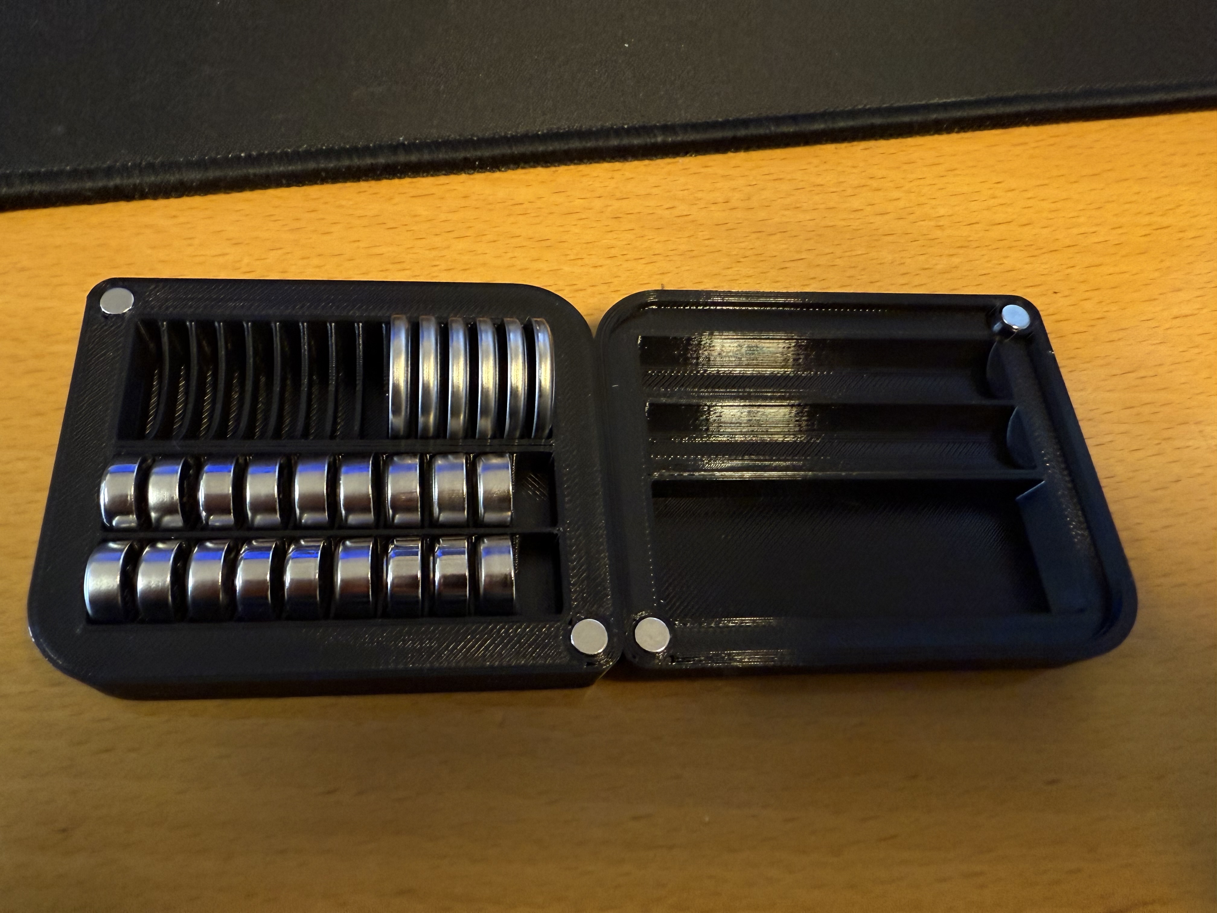CR2032 & LR44 Button Cell Battery Box
