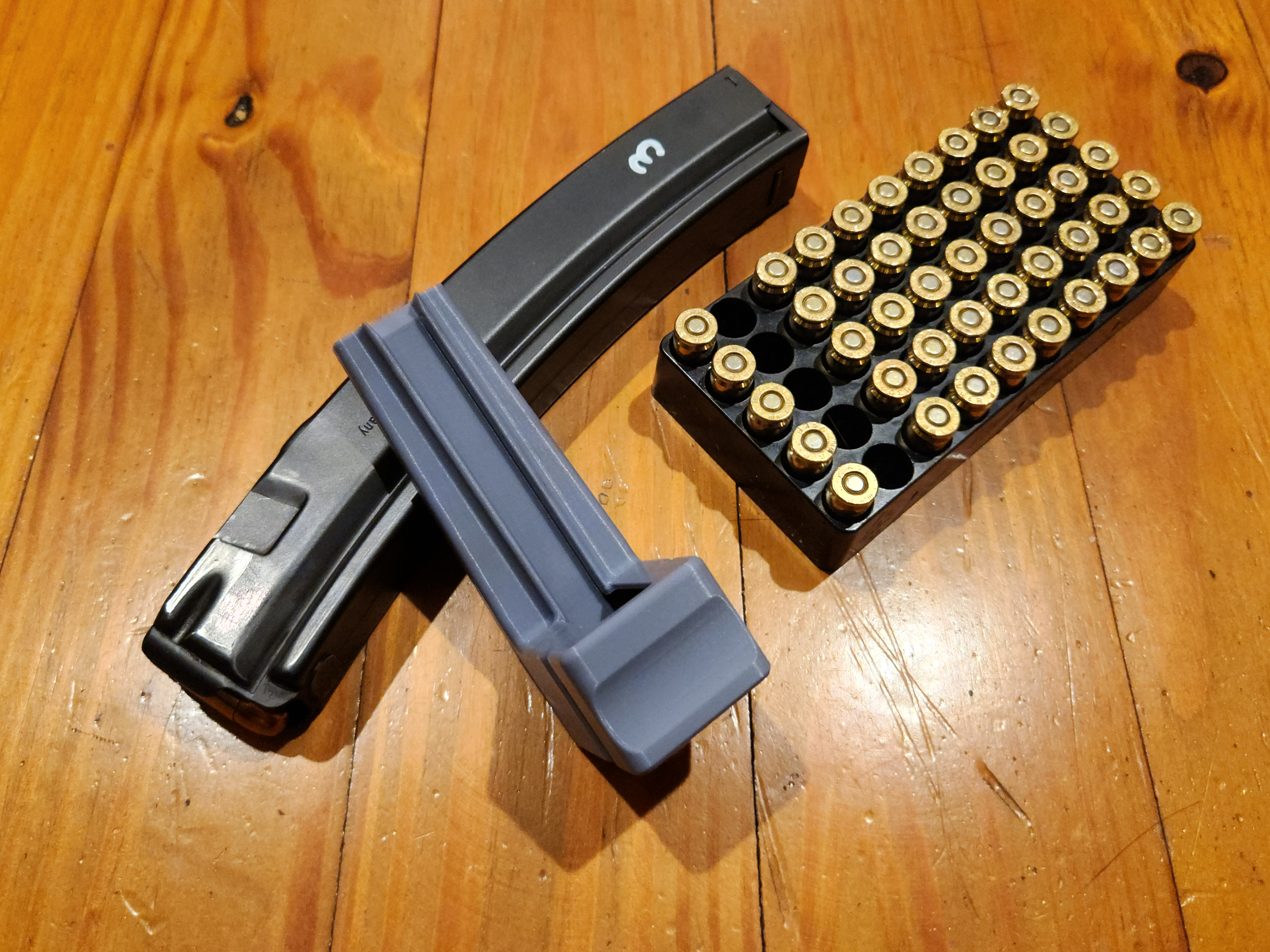 Miniatura 4 do modelo 3D MP5 Magazine Loader