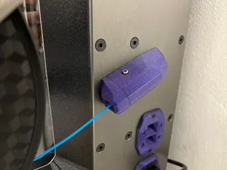 Filament inlet for enclosure