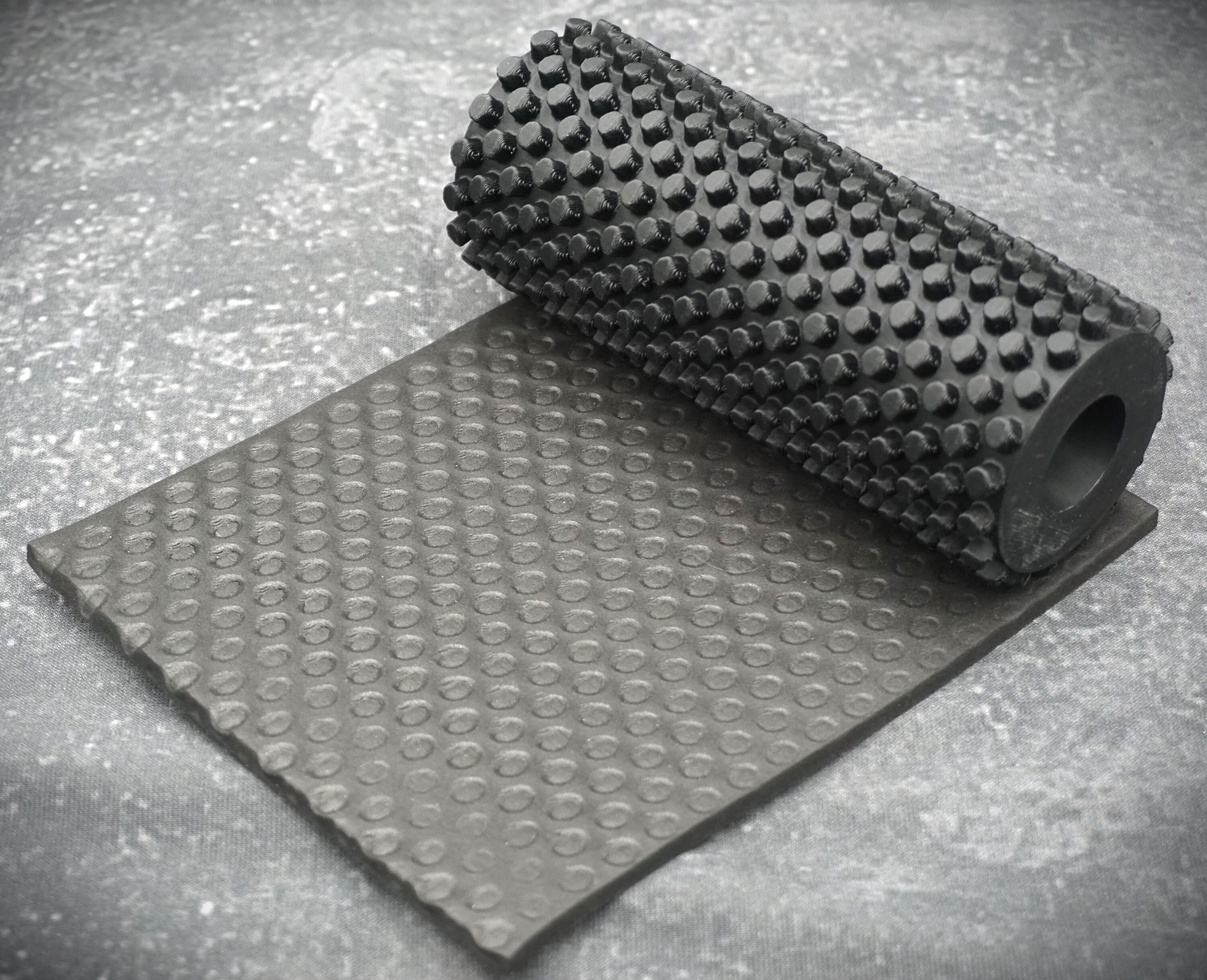 Textured Roll With Perforated Plate Pattern