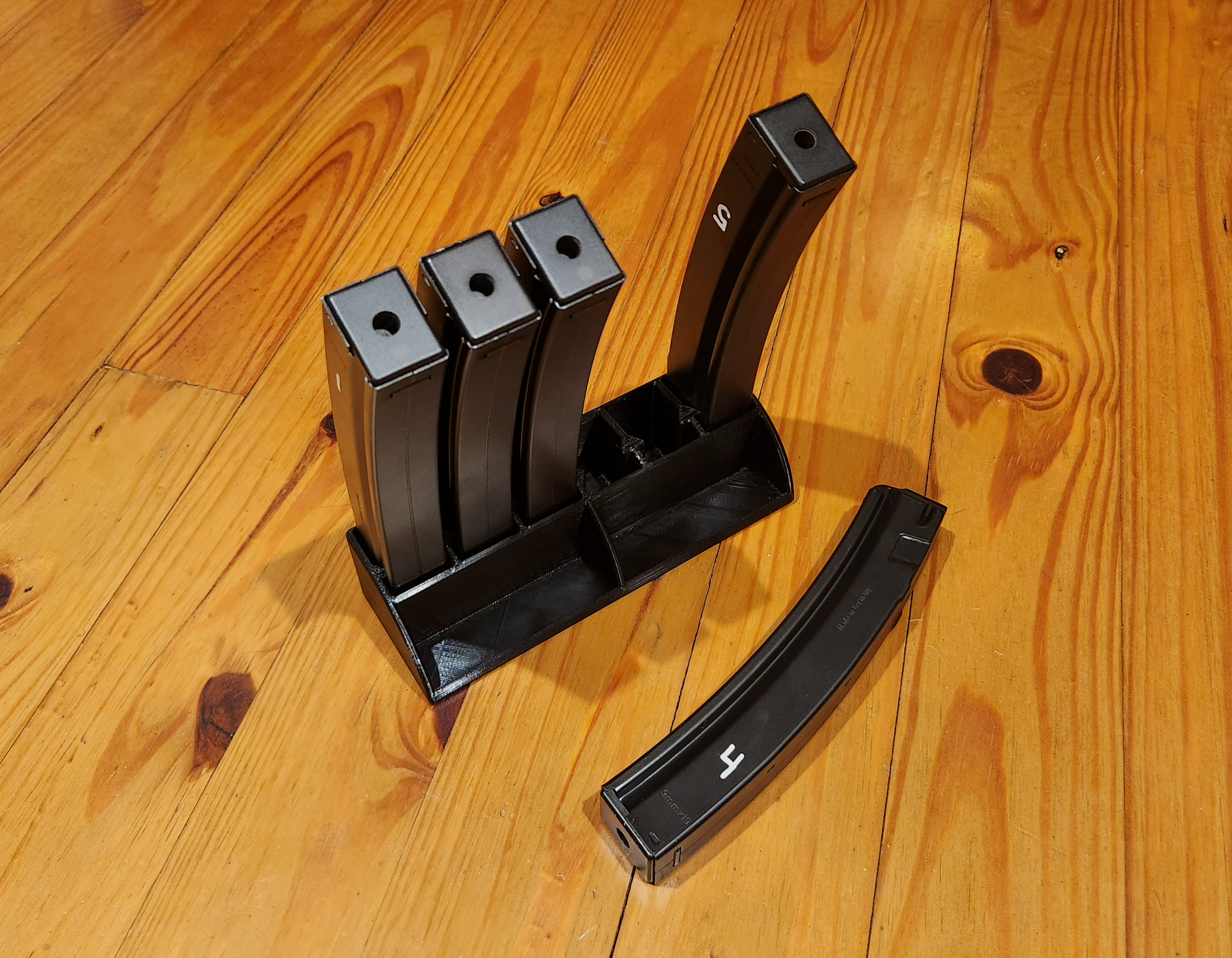 MP5 MAG STAND