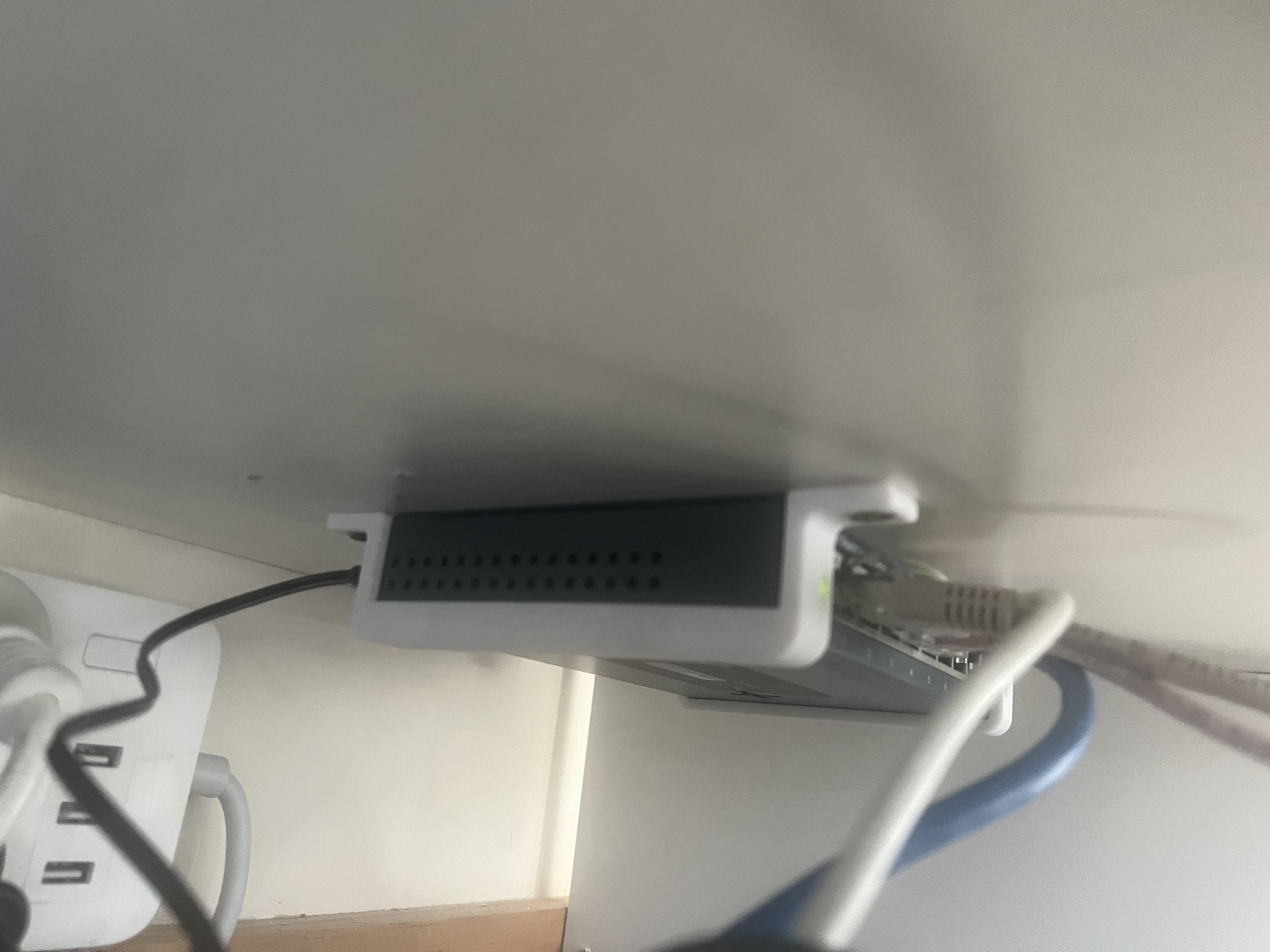 TP Link 8 Port Switch TL-SG102 Wall Mount