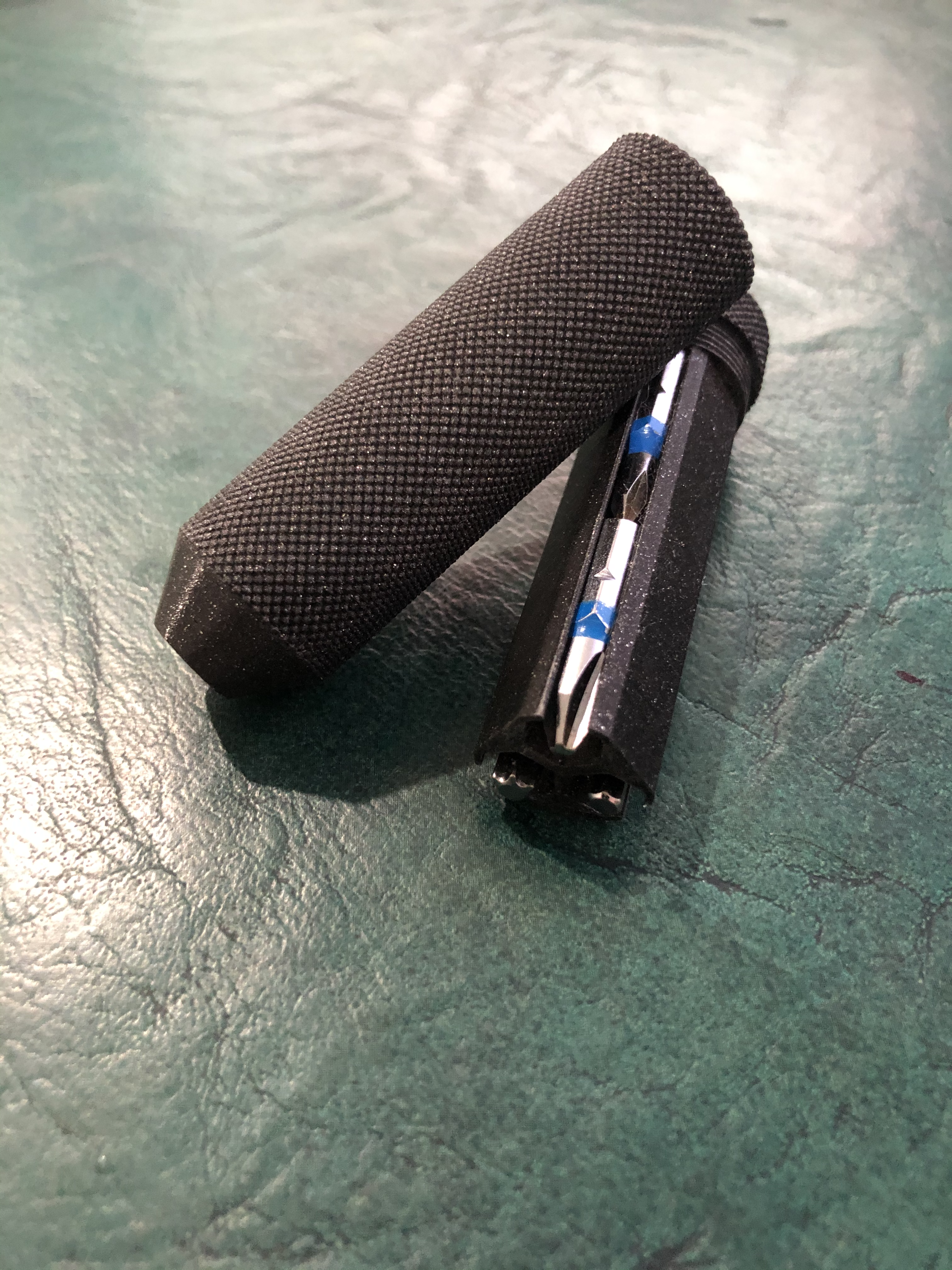 Miniatura 3 do modelo 3D EDC Bit driver V2