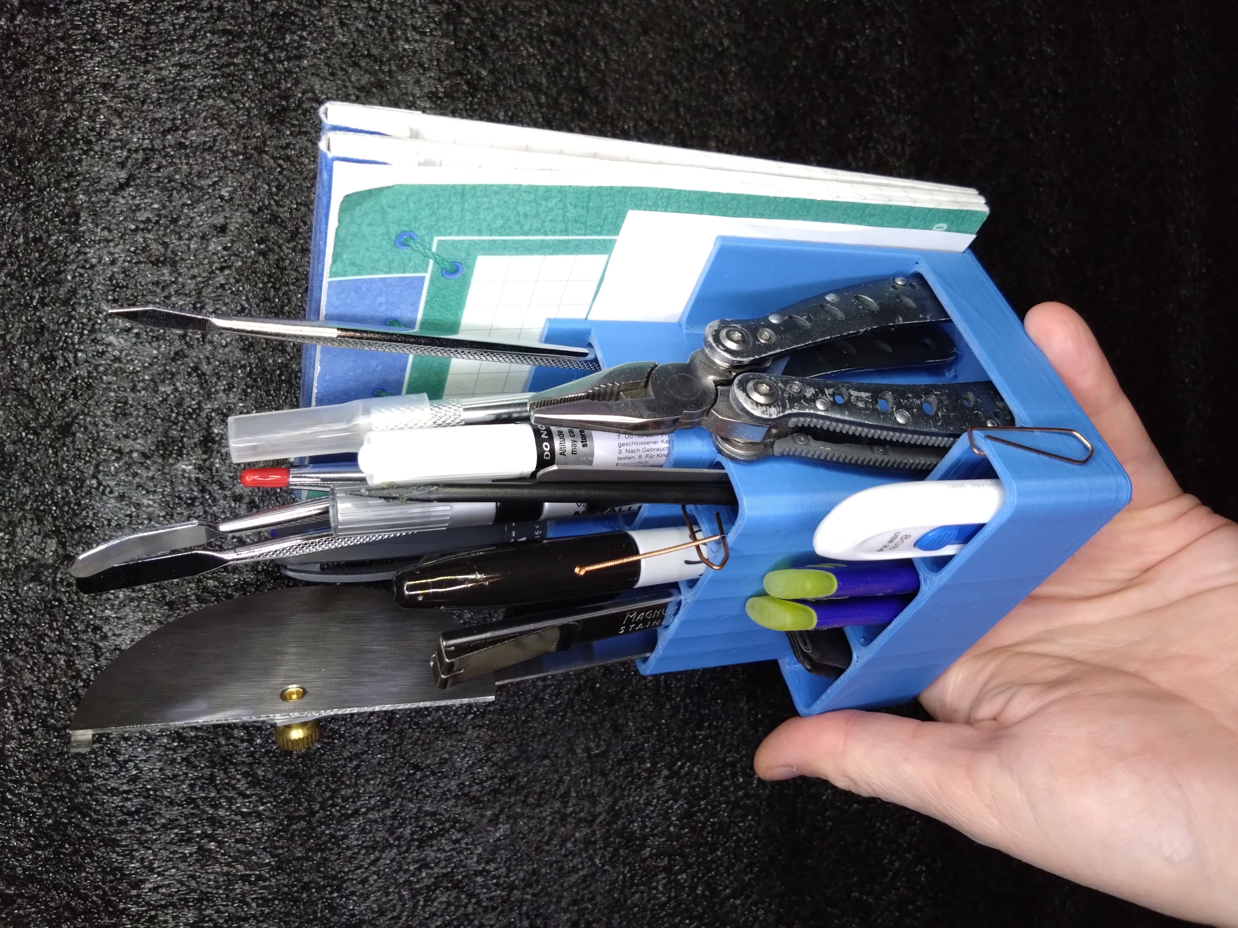 Desk organizer