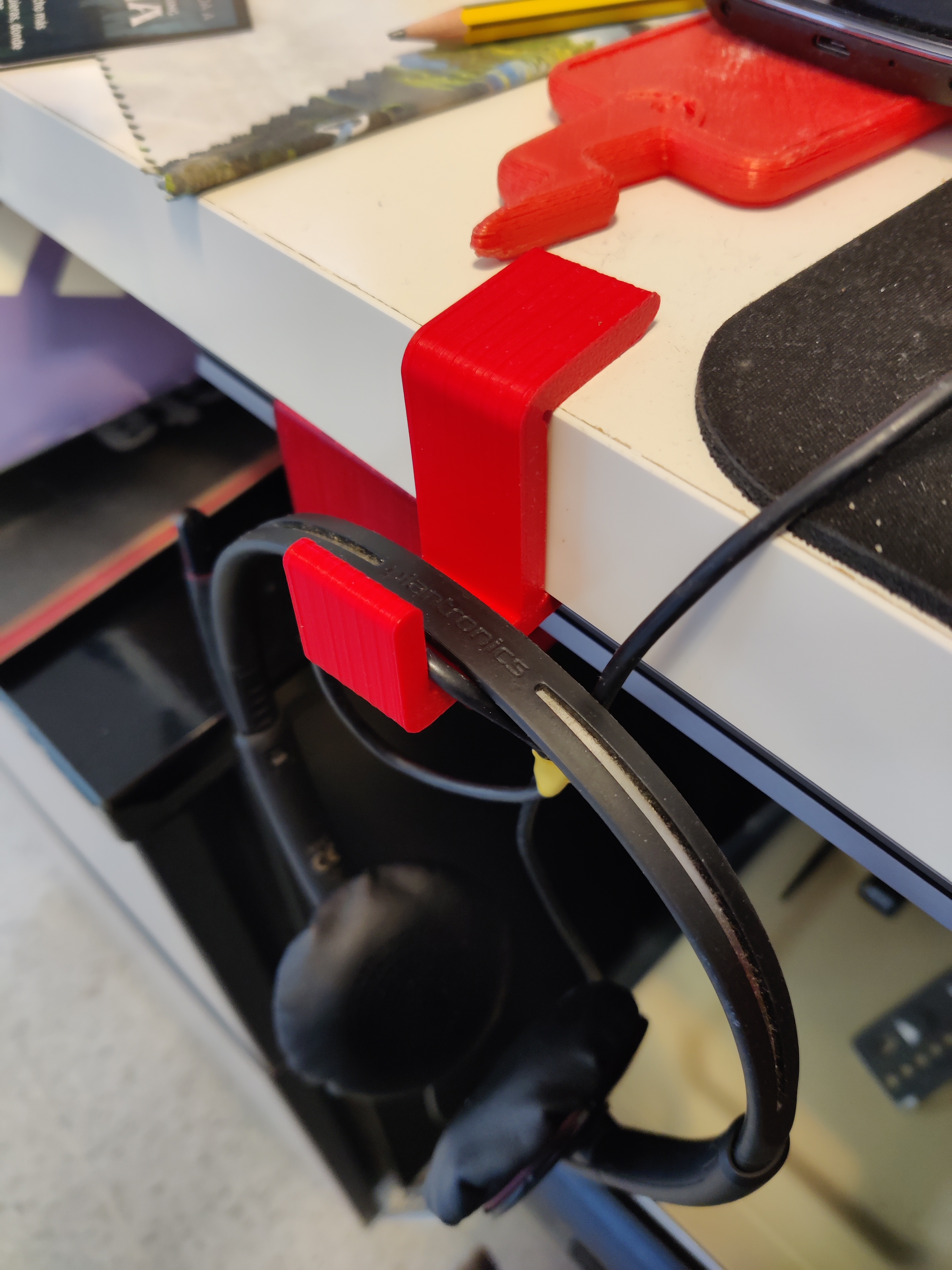 Headphone table support