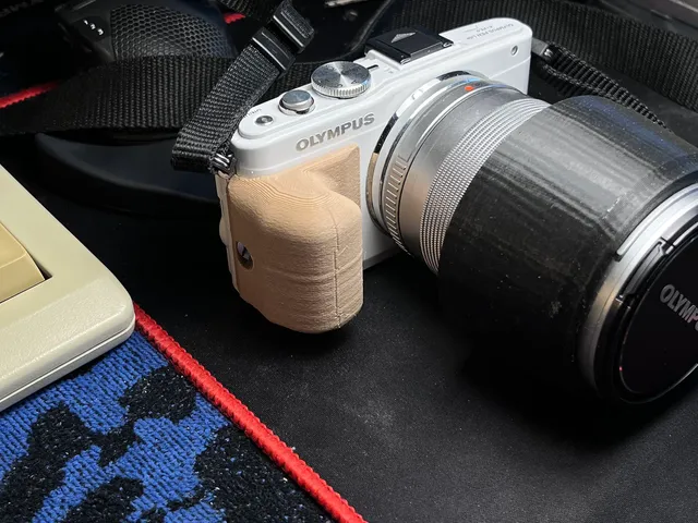 Olympus E-PL5 gripper