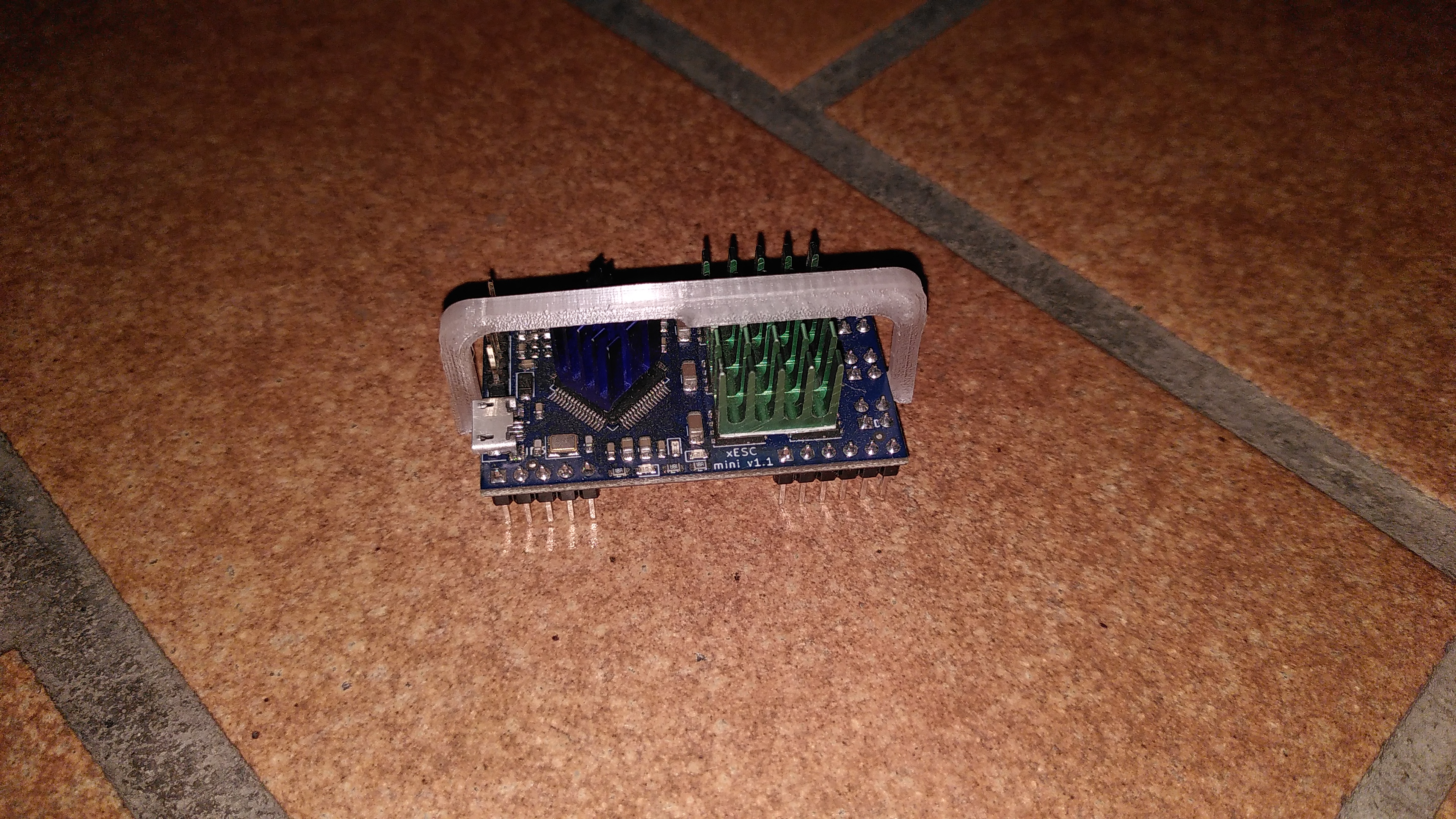 Bracket for fixing Heat Sinks on xESC Motor Controller
