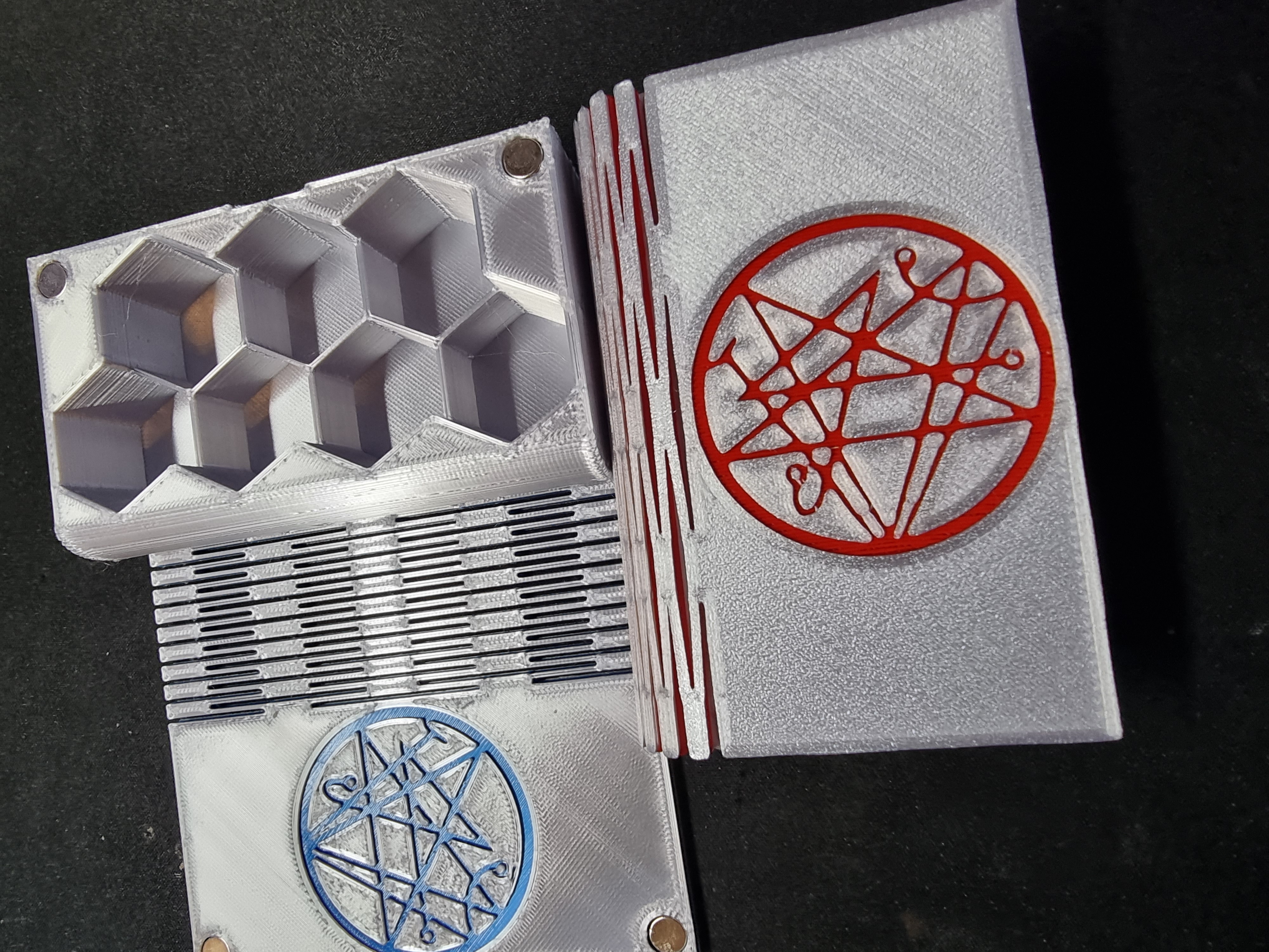 Call of Cthulhu - Necronomicon - Dice Box Book