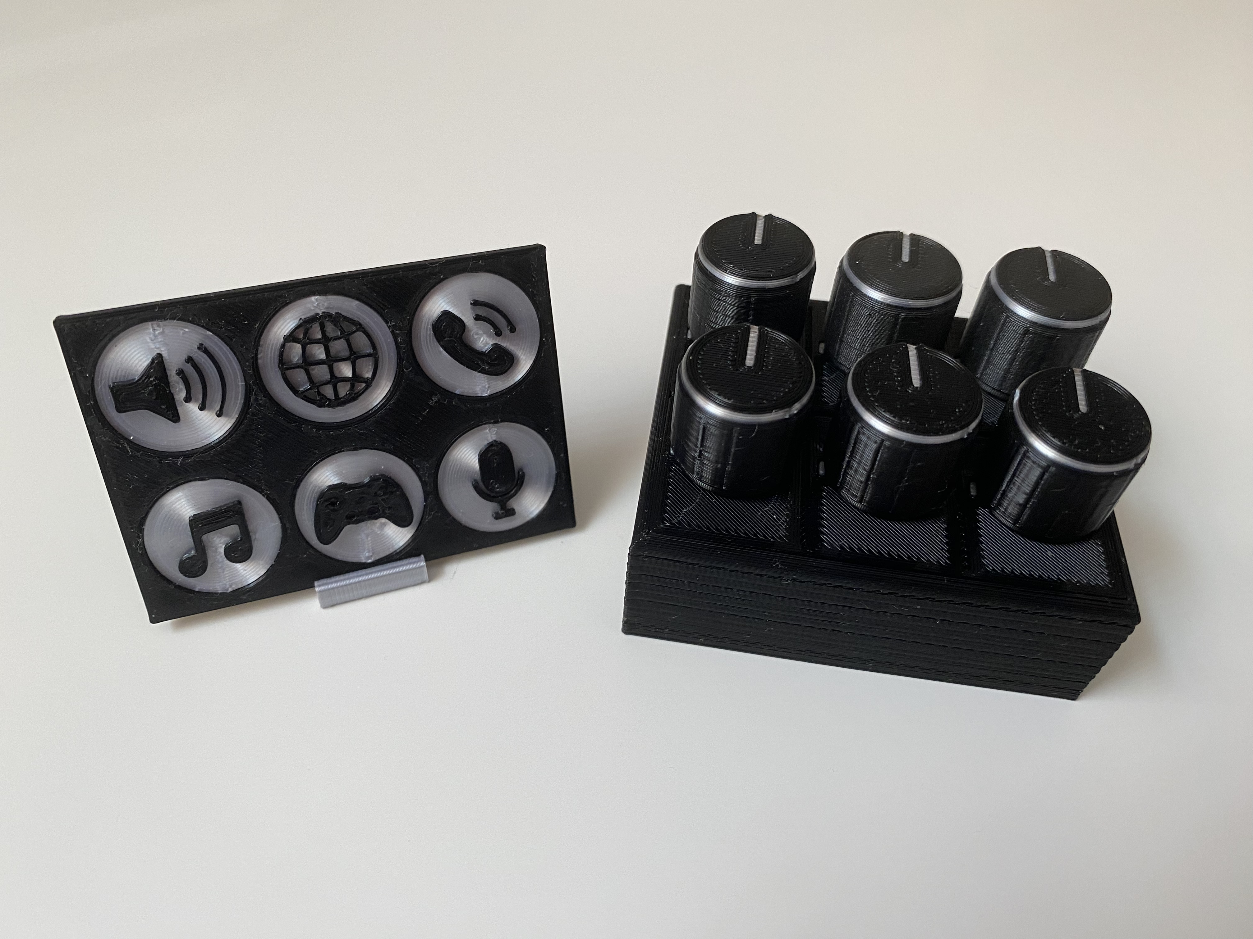 Deej Volume Mixer Case, Knob, and Label Plate
