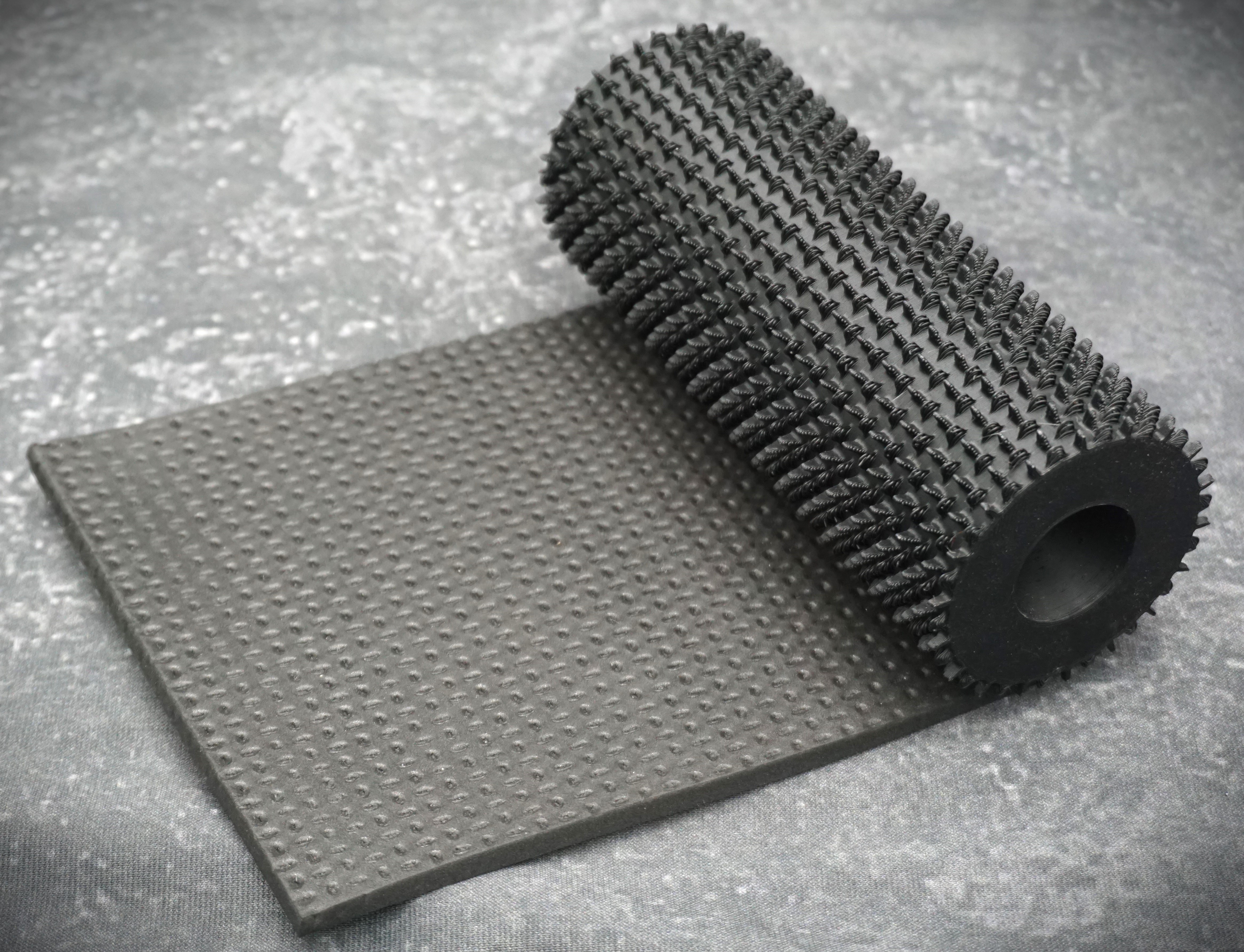 Textured Roll With Grid Plate Pattern