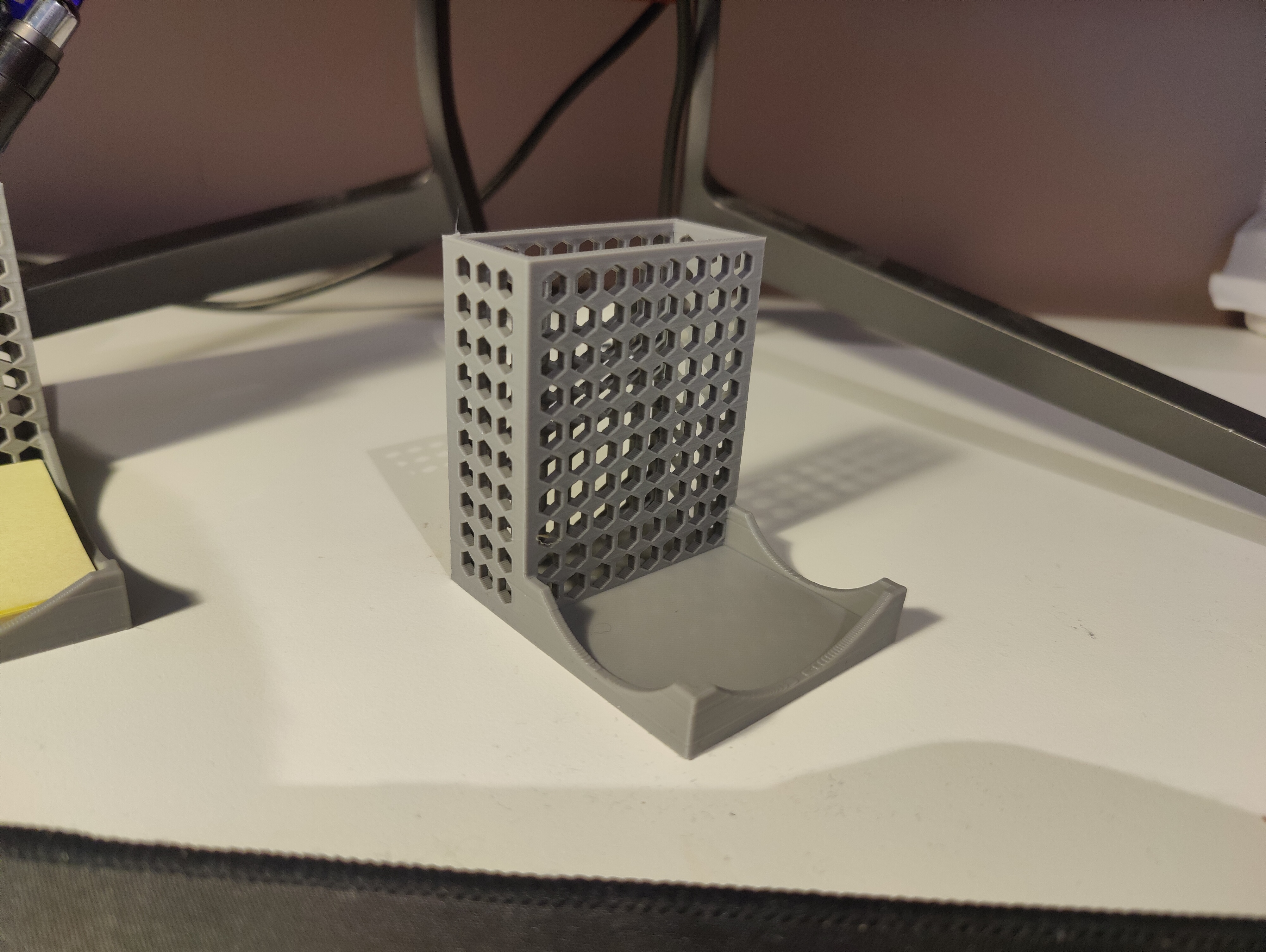Post-it note and pen-holder