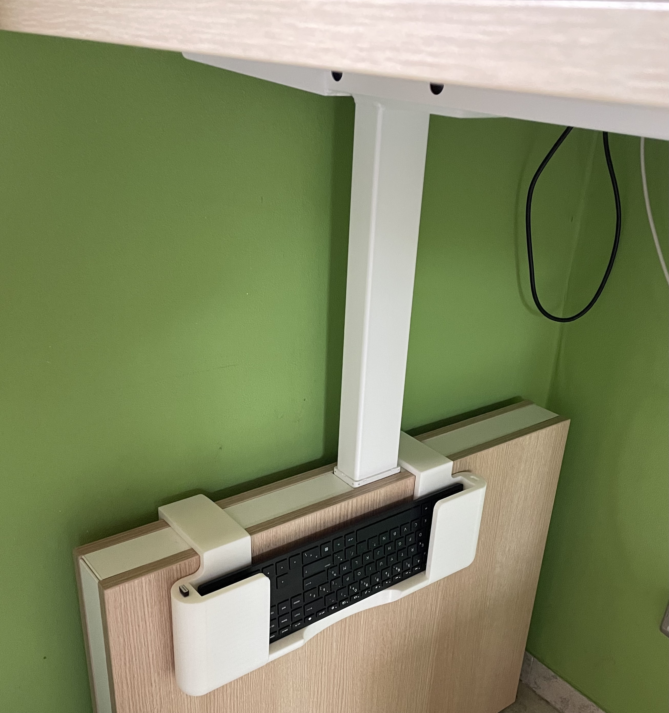 Keyboard hanger