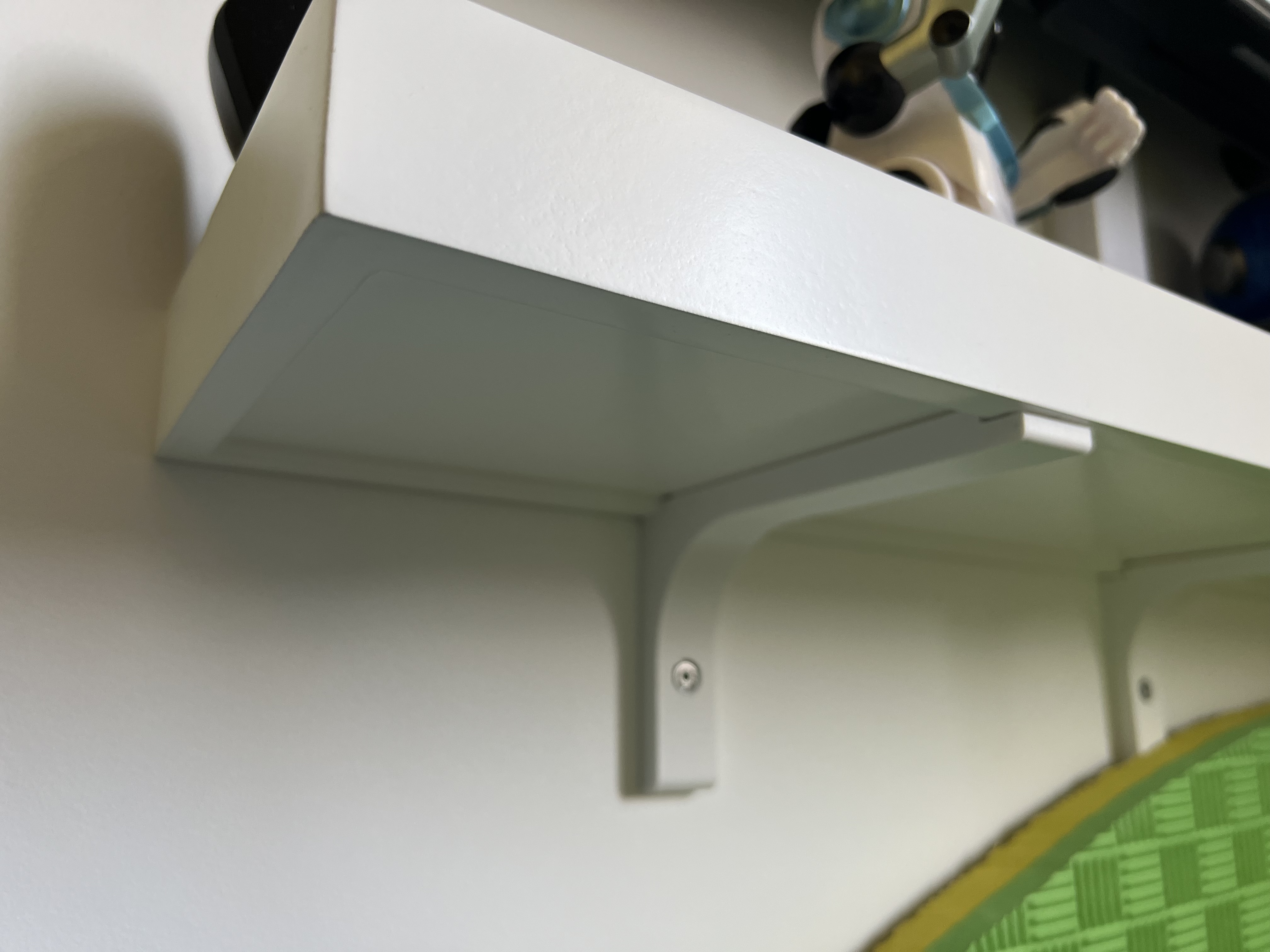 Shelf support