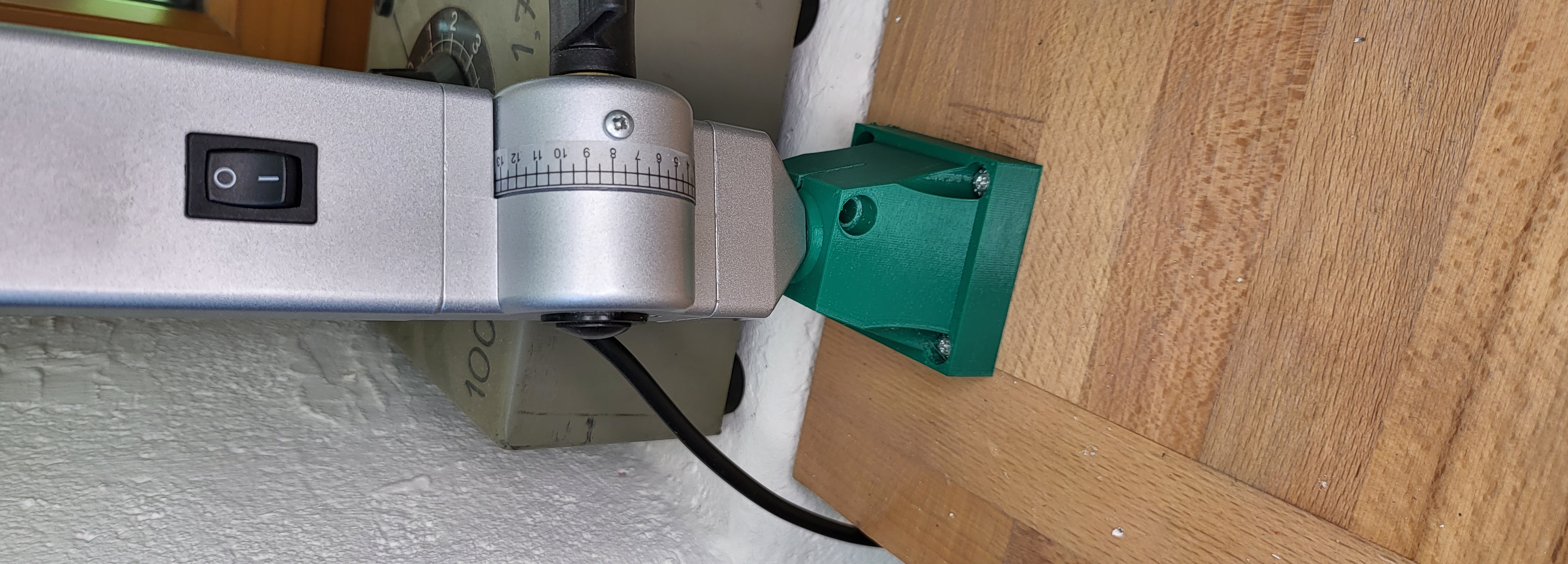 Pied lampe horloger