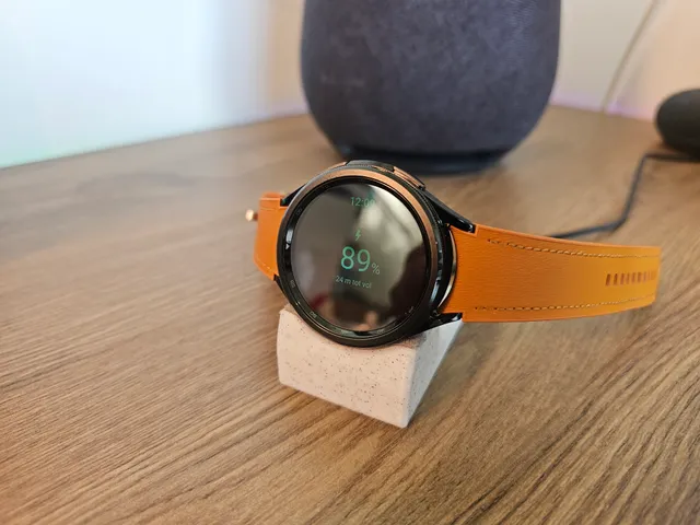 Galaxy watch 6 classic and watch 7 stand