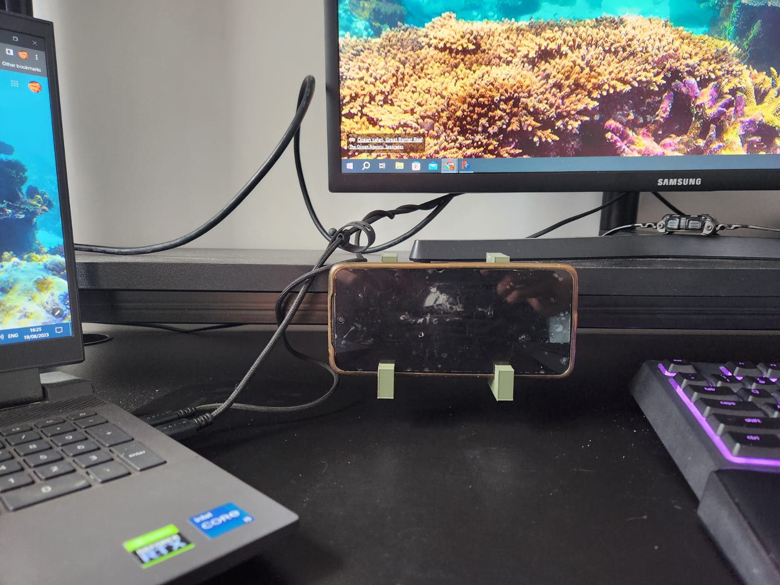 Phone stand desk