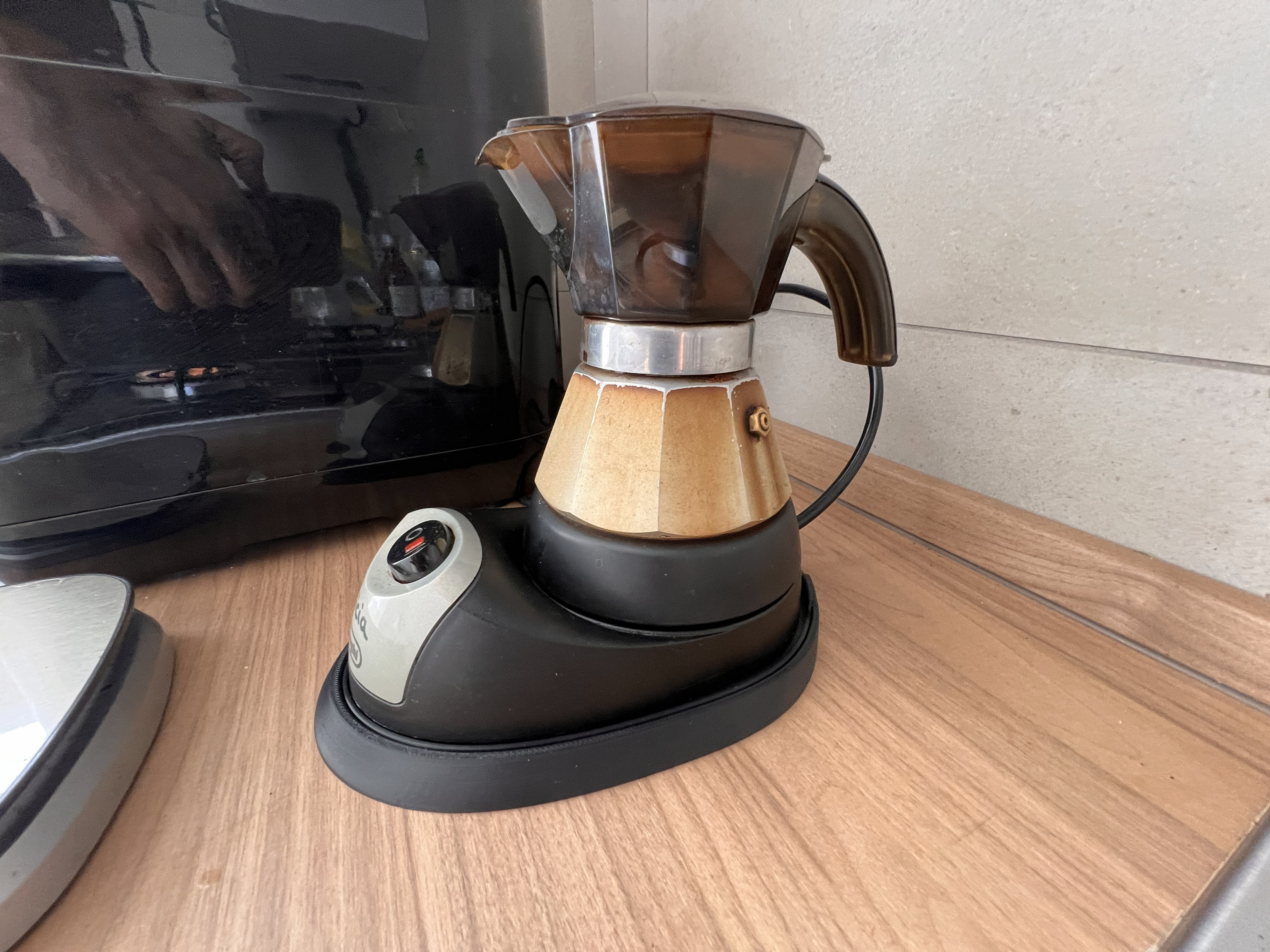 Drip-proof base for De'Longhi Alicia electric moka