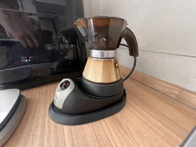 Drip-proof base for De'Longhi Alicia electric moka