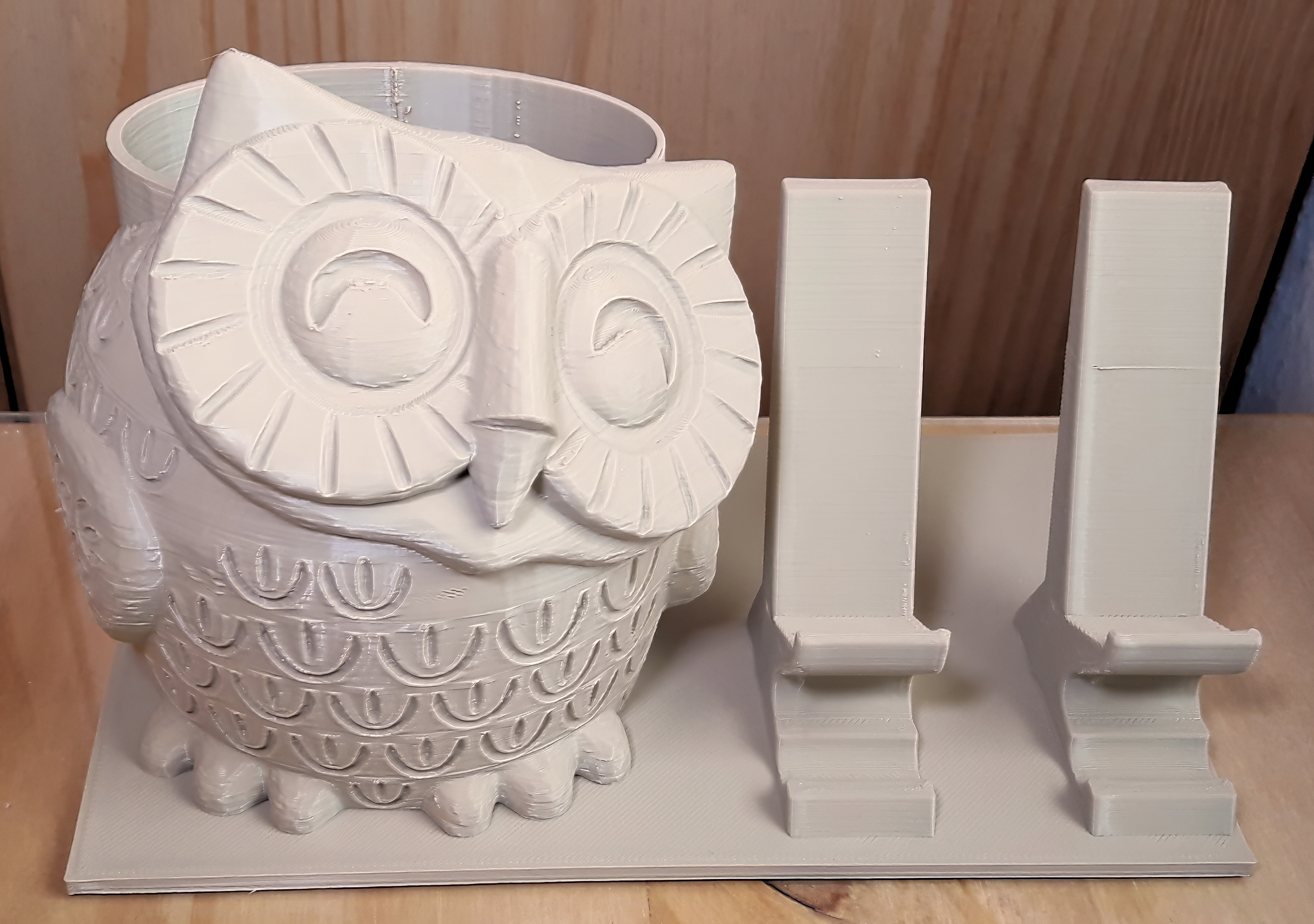 Owl smartphone & pen holder