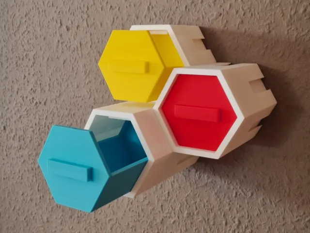 expandable wall storage