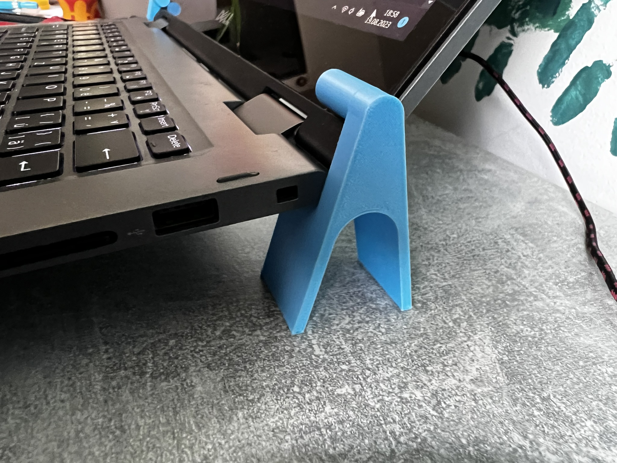 Notebook stand