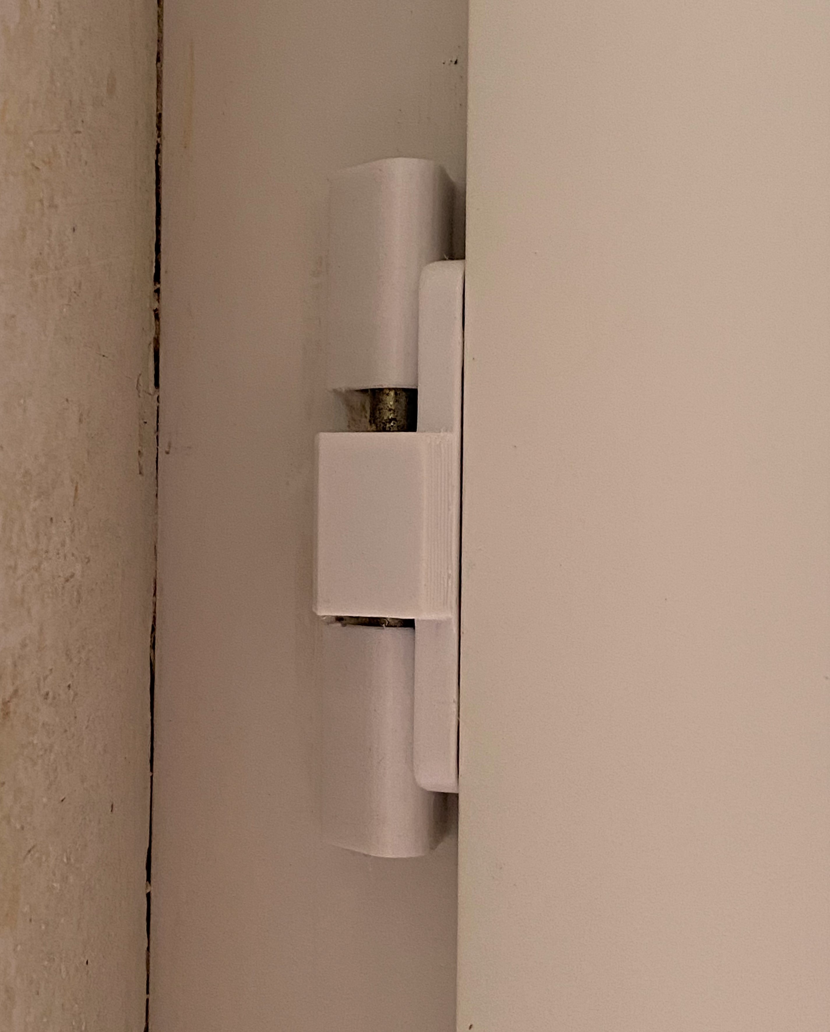 Miniatura 4 do modelo 3D Replacement for Old Window Hinge Cover Caps