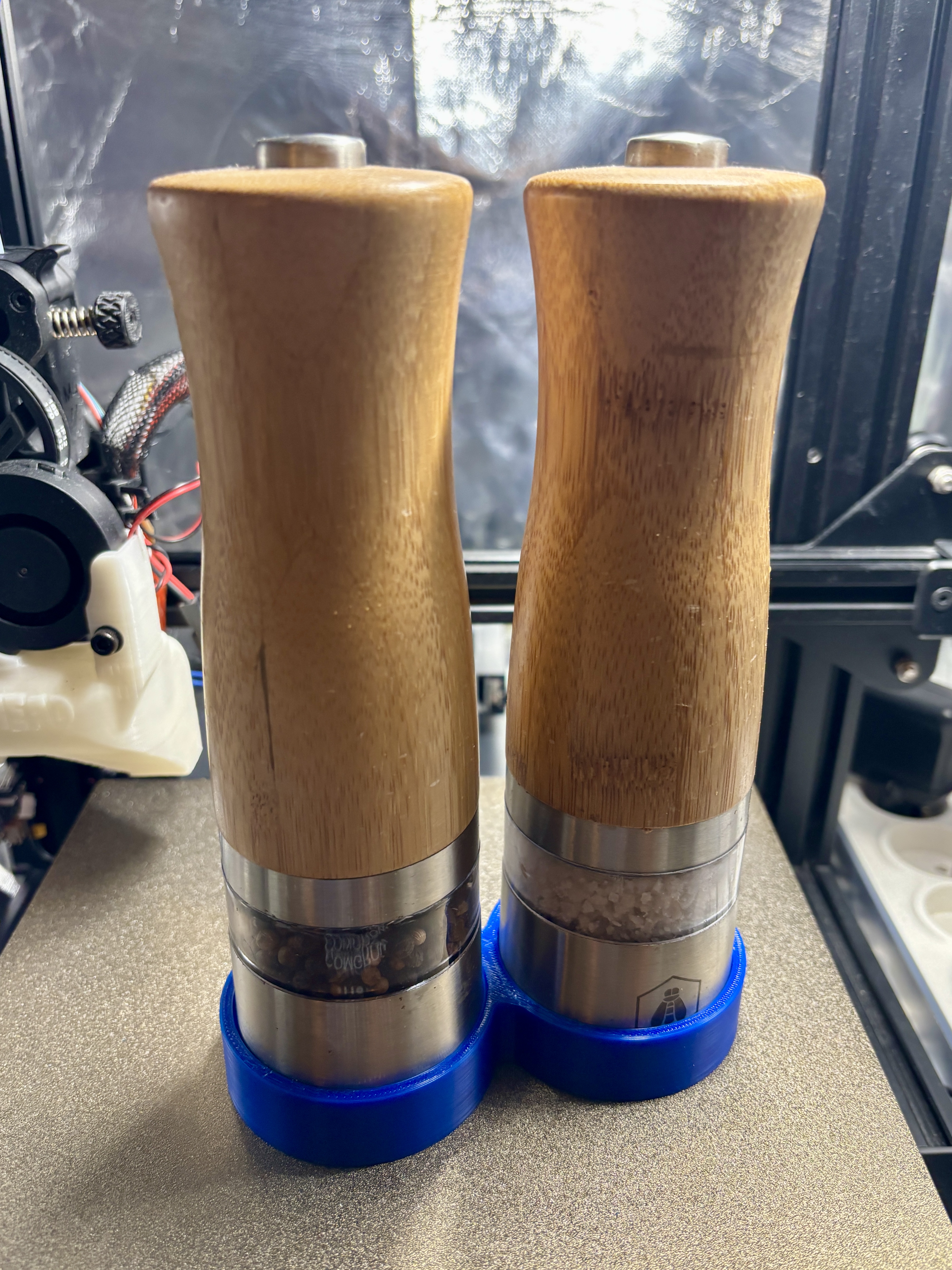 Salt & Pepper Grinders Holder
