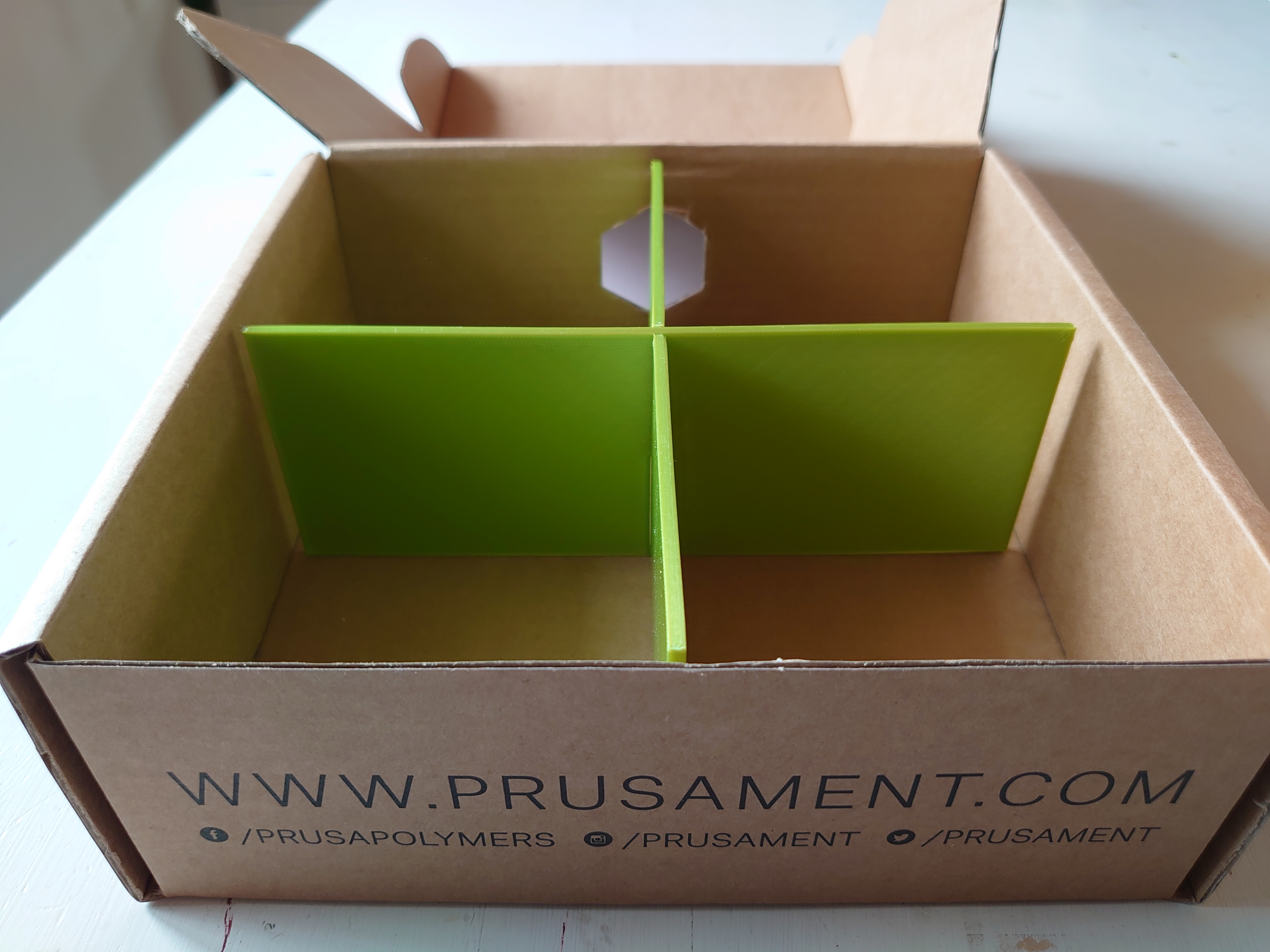 Walls to Prusament cardboard box