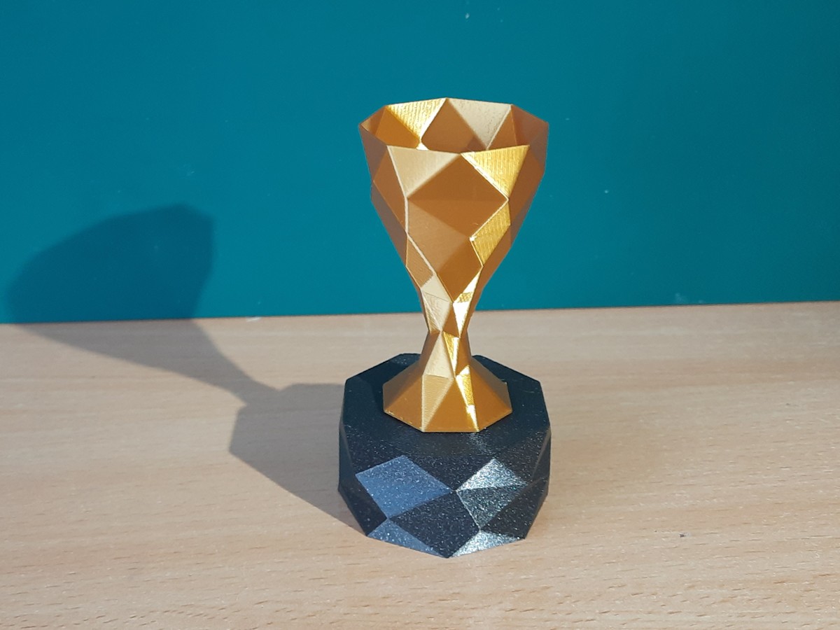 quick low-poly trophy and base (vase mode)