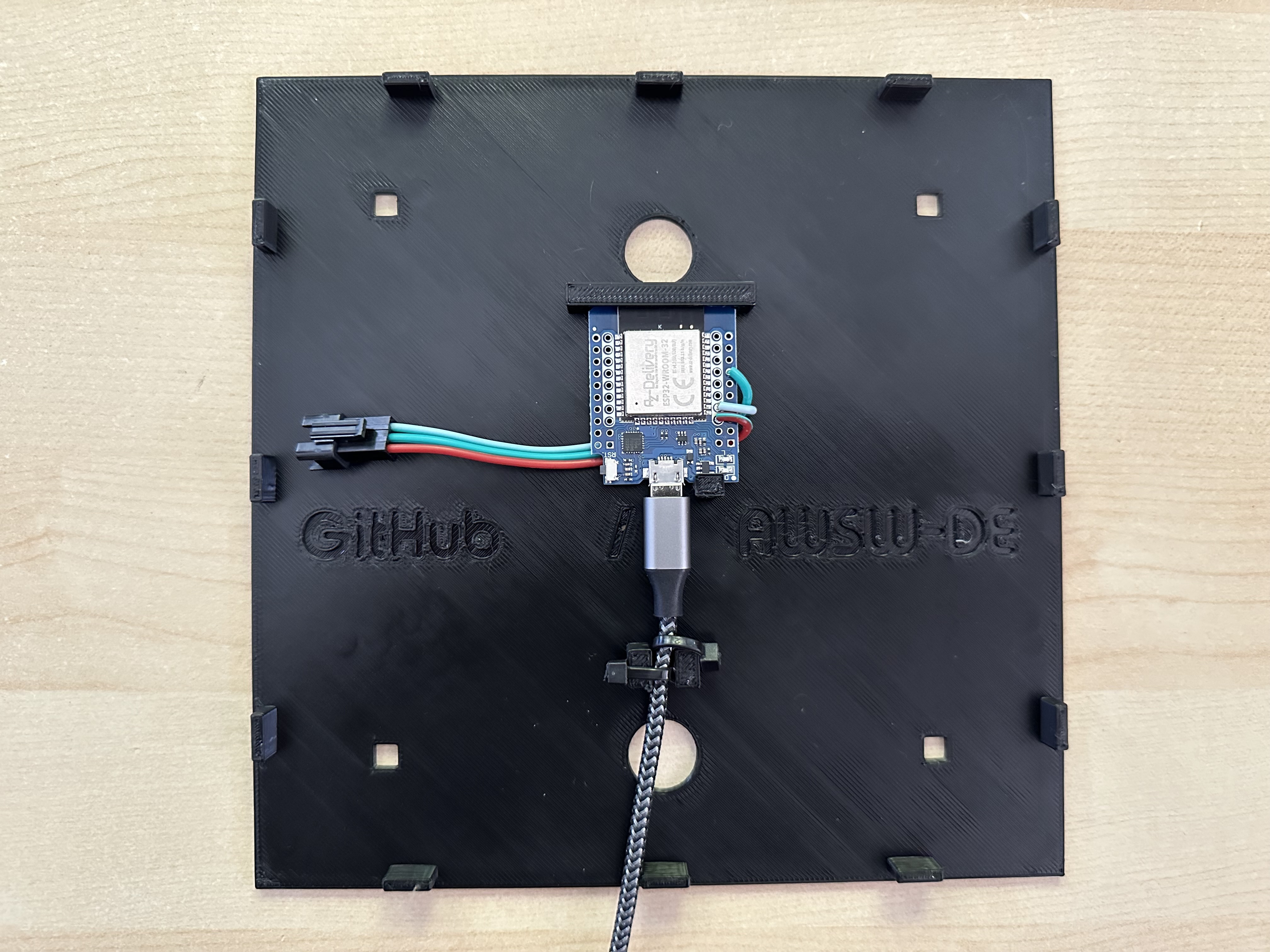 Miniatura 10 do modelo 3D Binary Matrix Clock