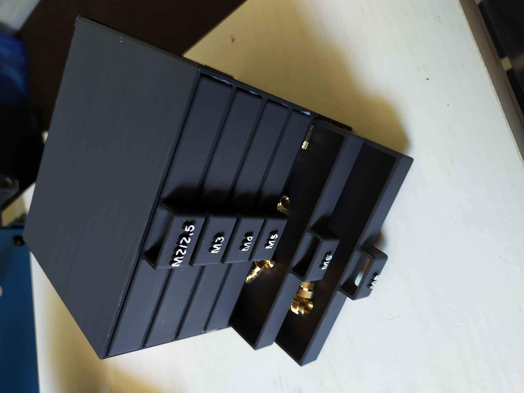 Sortierbox "Einschmelzgewinde" — miniatura 2
