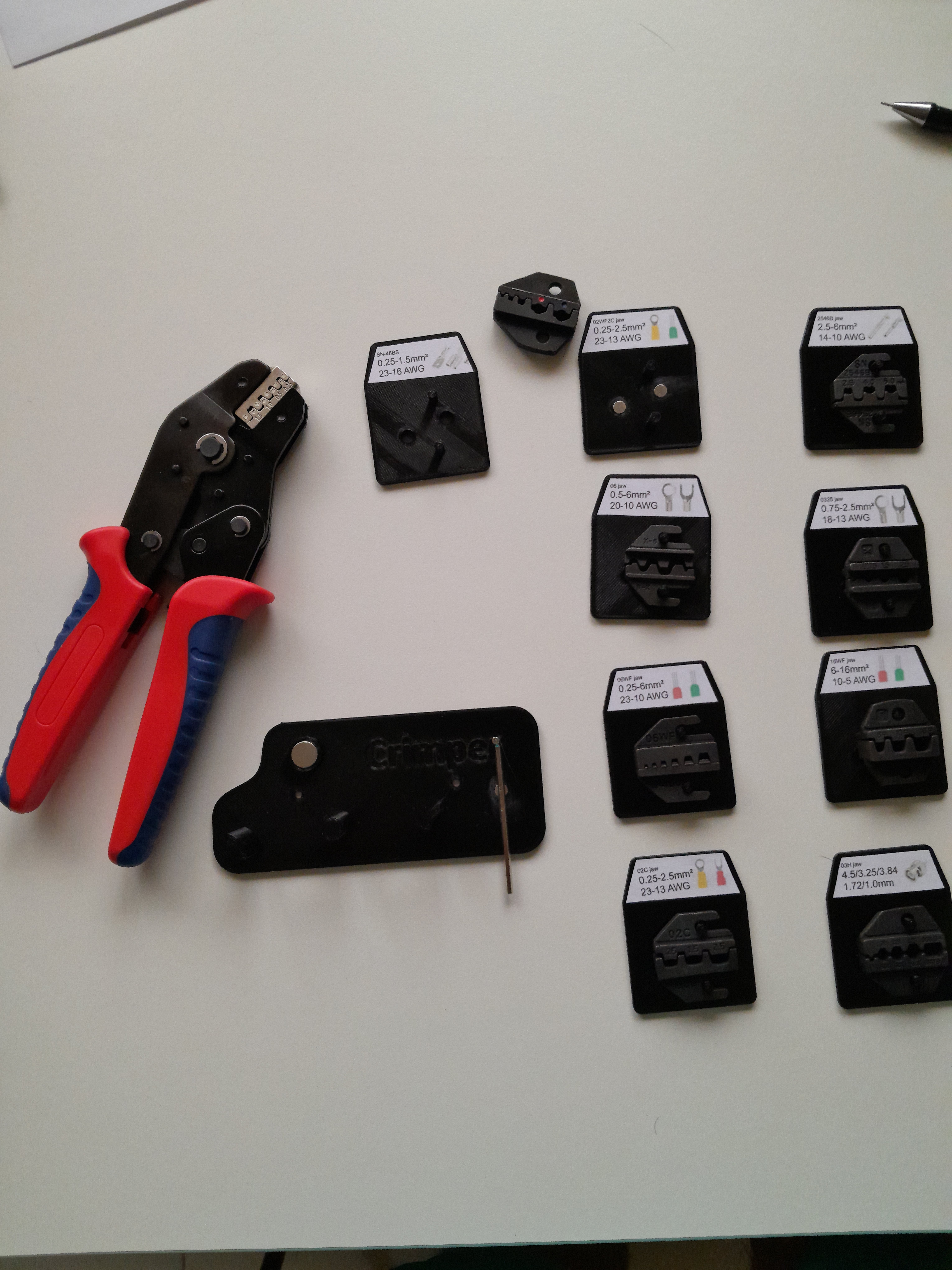 Crimper and jaw holders